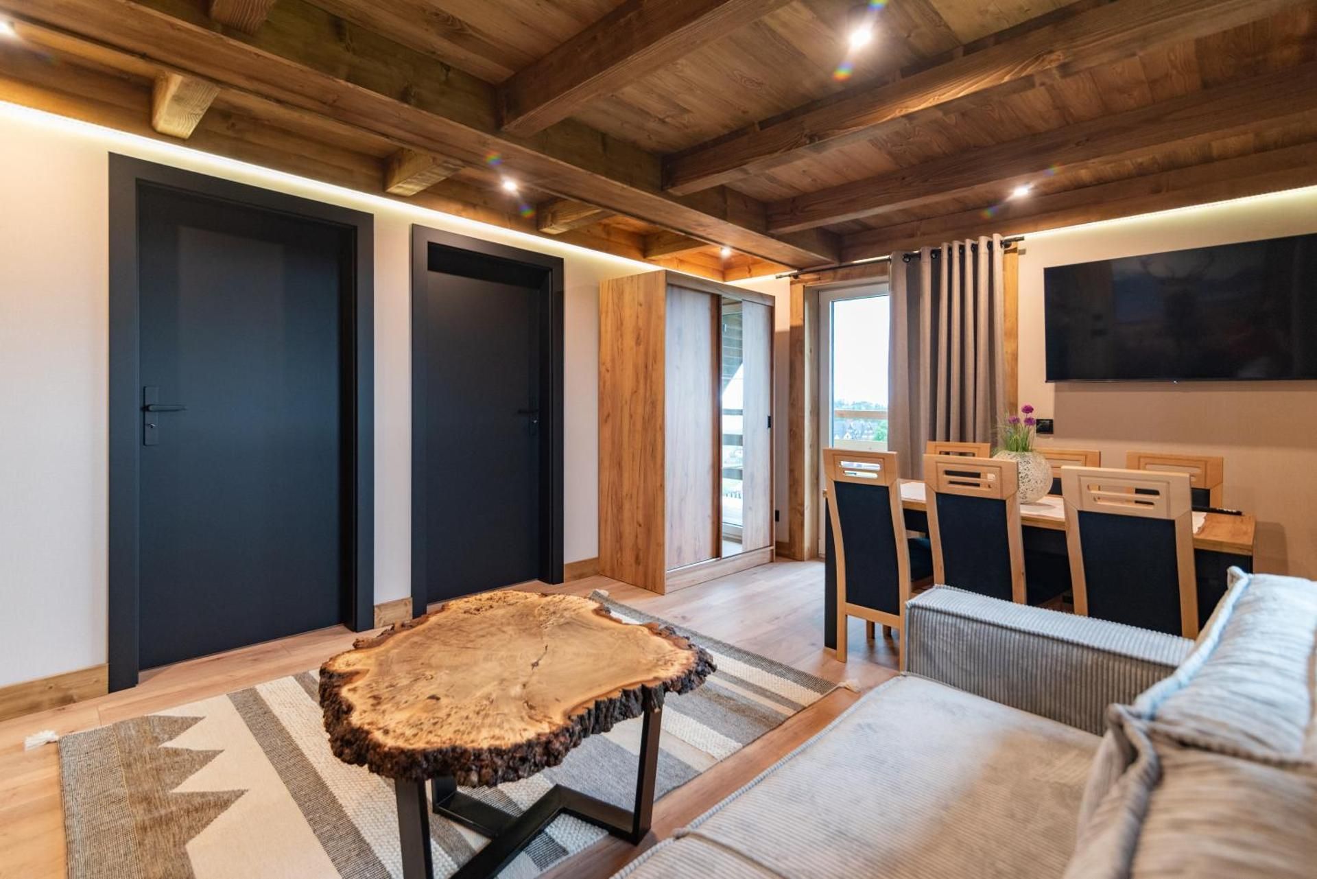 Two-Bedroom Apartment with Mountain View