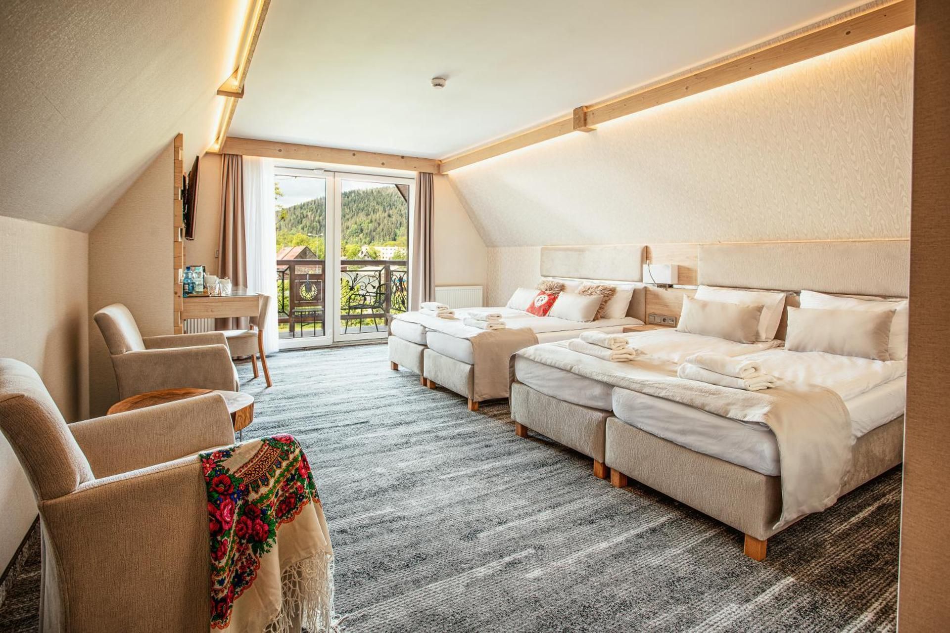 Deluxe Family Room