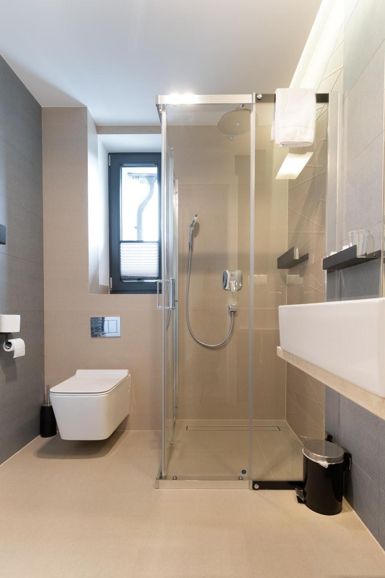 One-Bedroom Apartment with Balcony