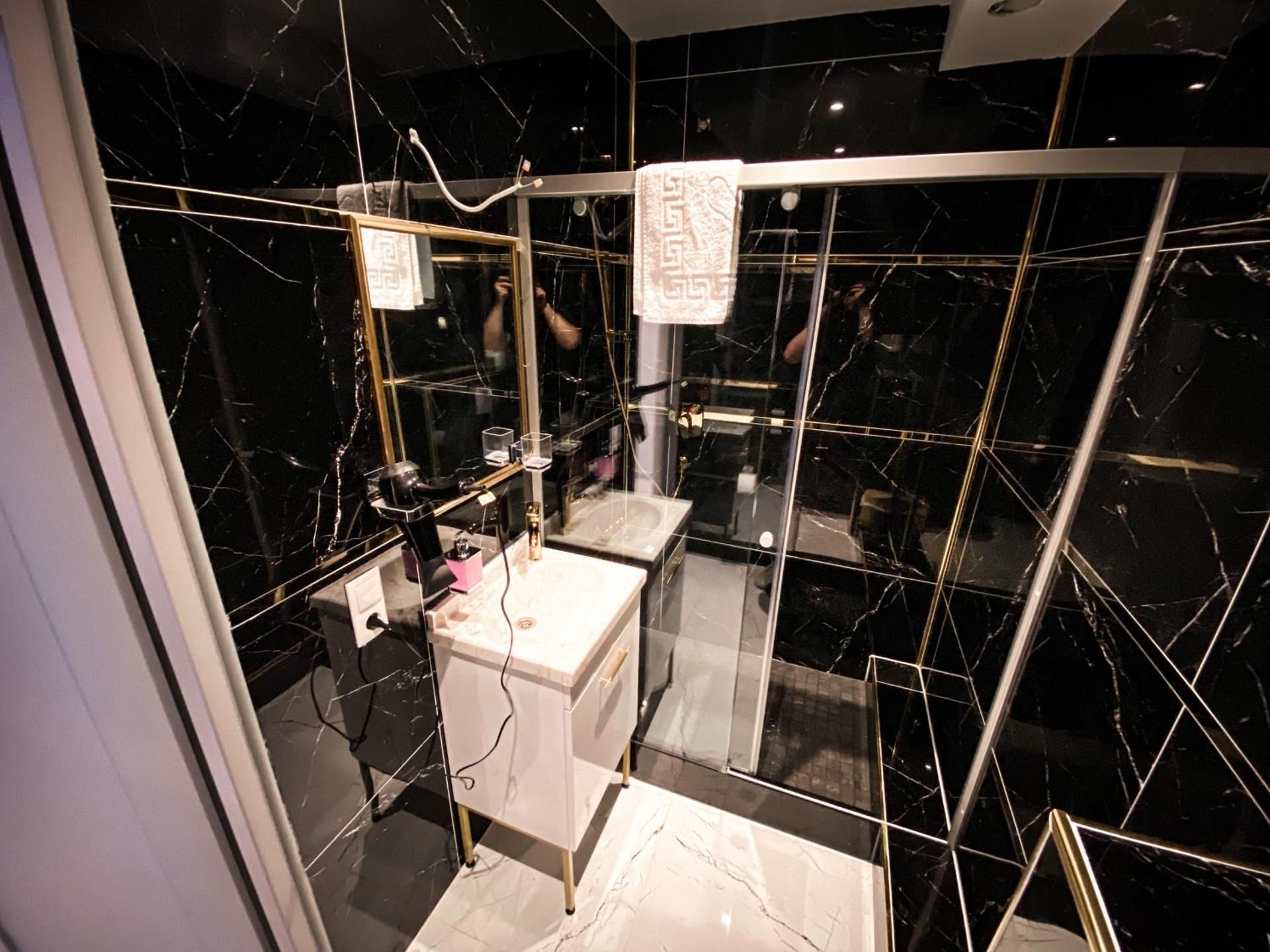 Quadruple Room with Private Bathroom