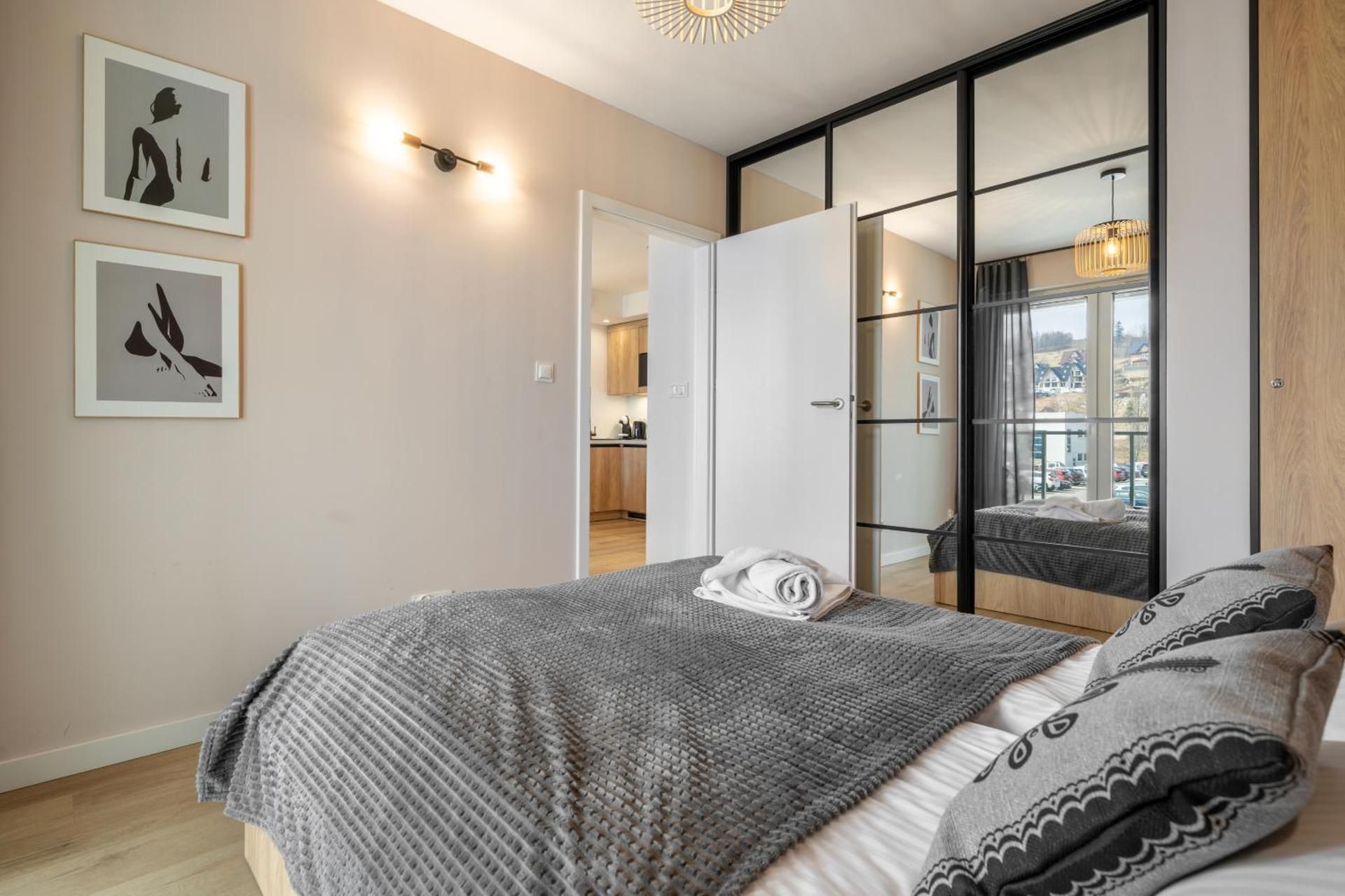 One-Bedroom Apartment with Balcony