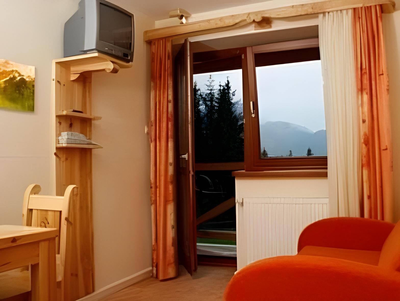 Studio (4 Adults)