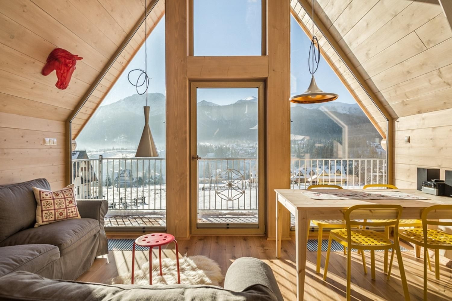 Deluxe 3-Bedroom Chalet with Mountain View