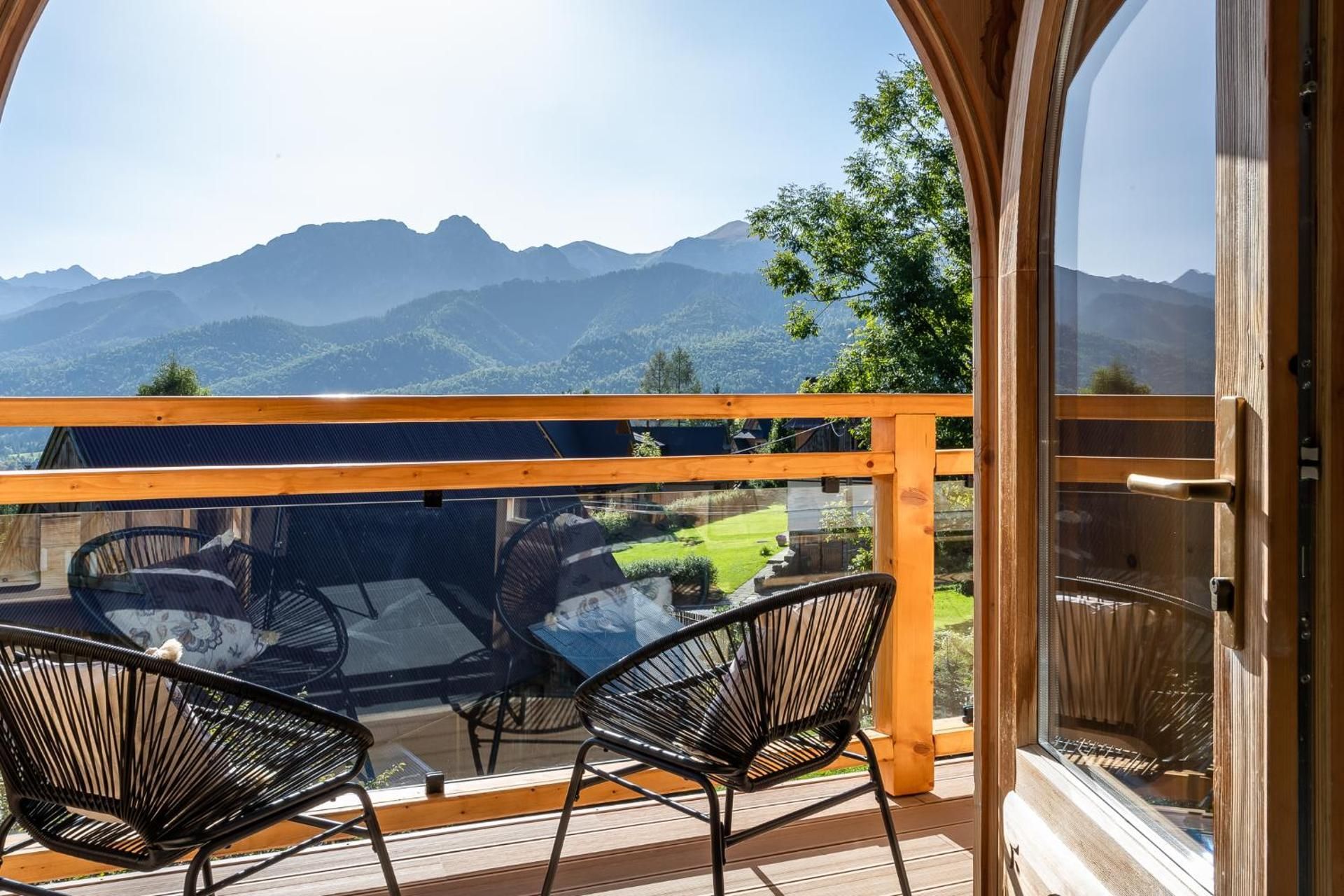 One-Bedroom Apartment with Balcony and Mountain View