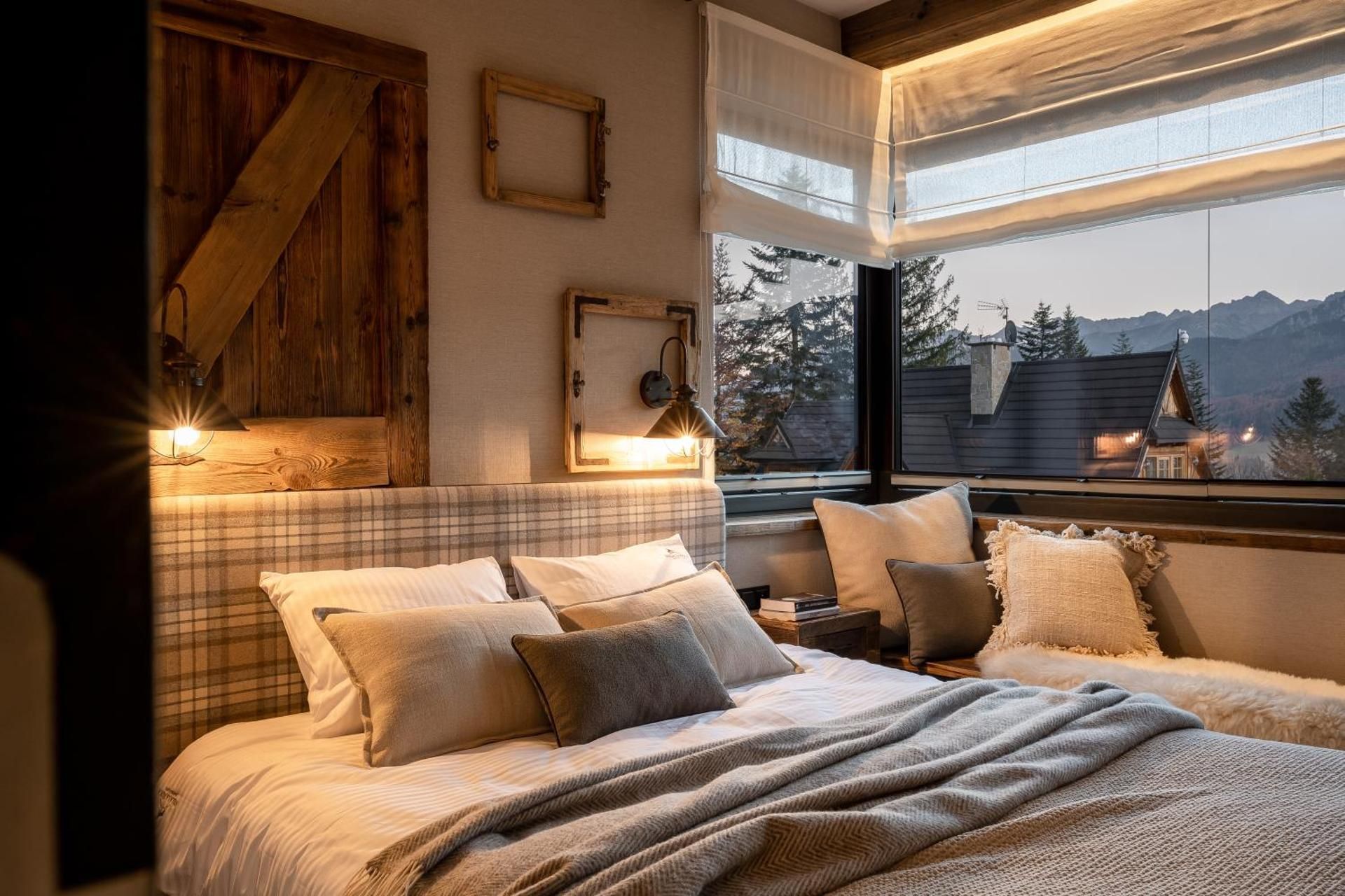Double Room with Mountain View