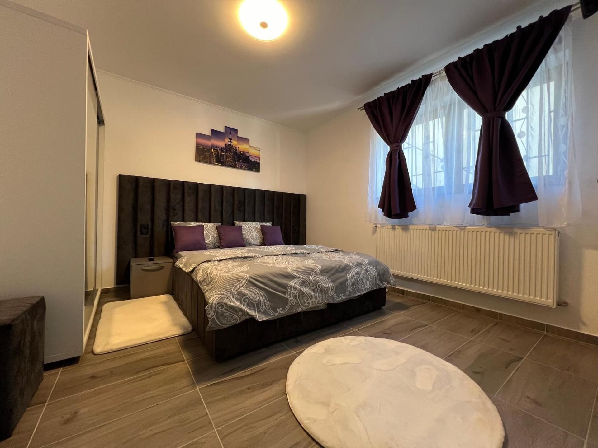 Standard Queen Room