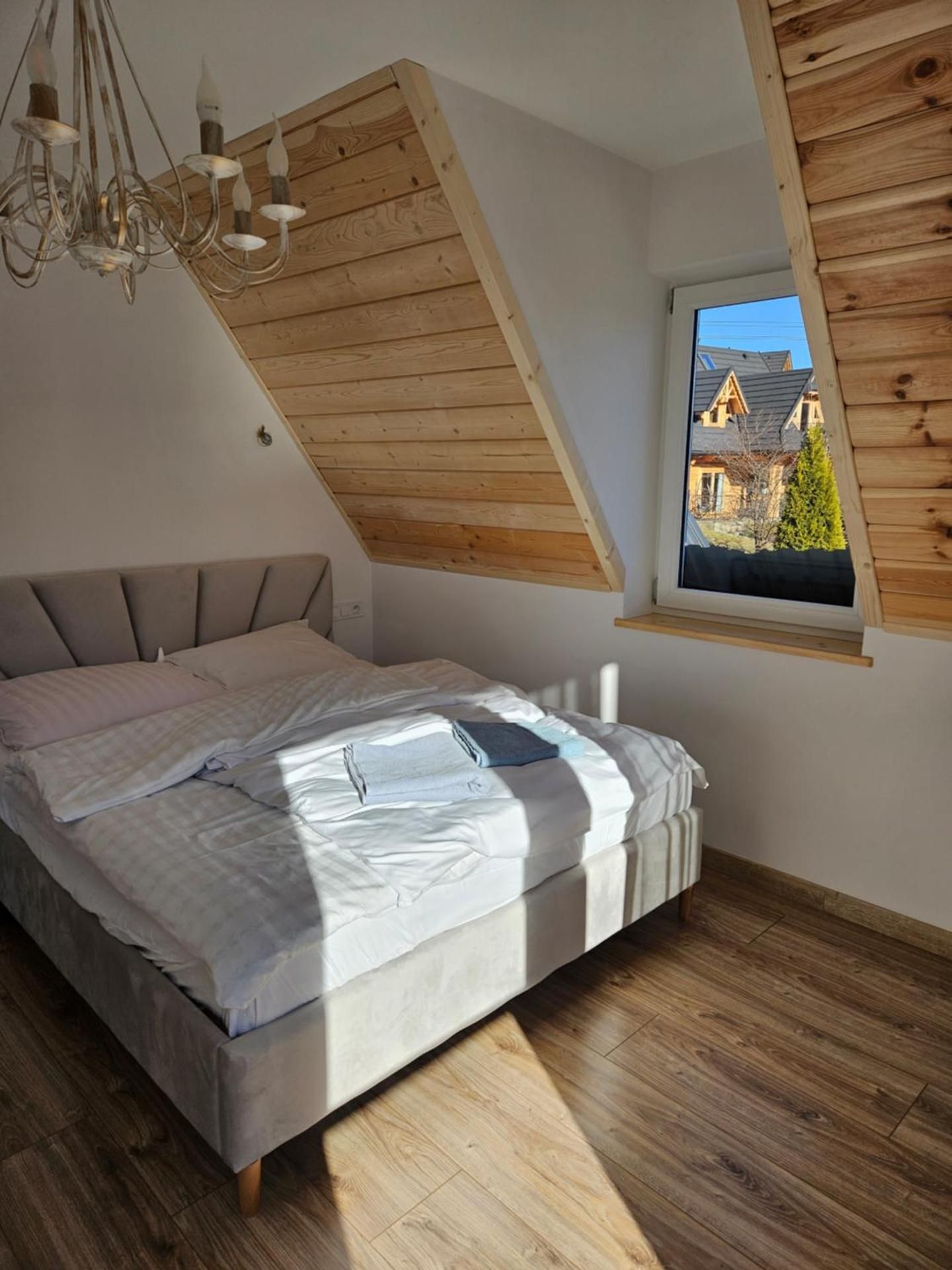 King Room with Mountain View