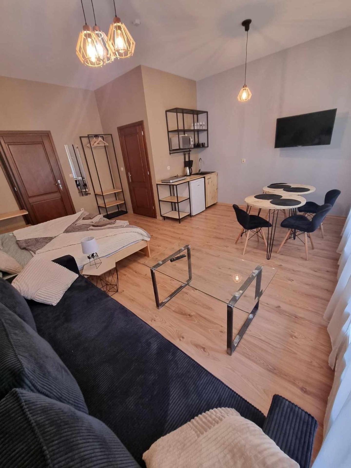 King Studio with Sofa Bed