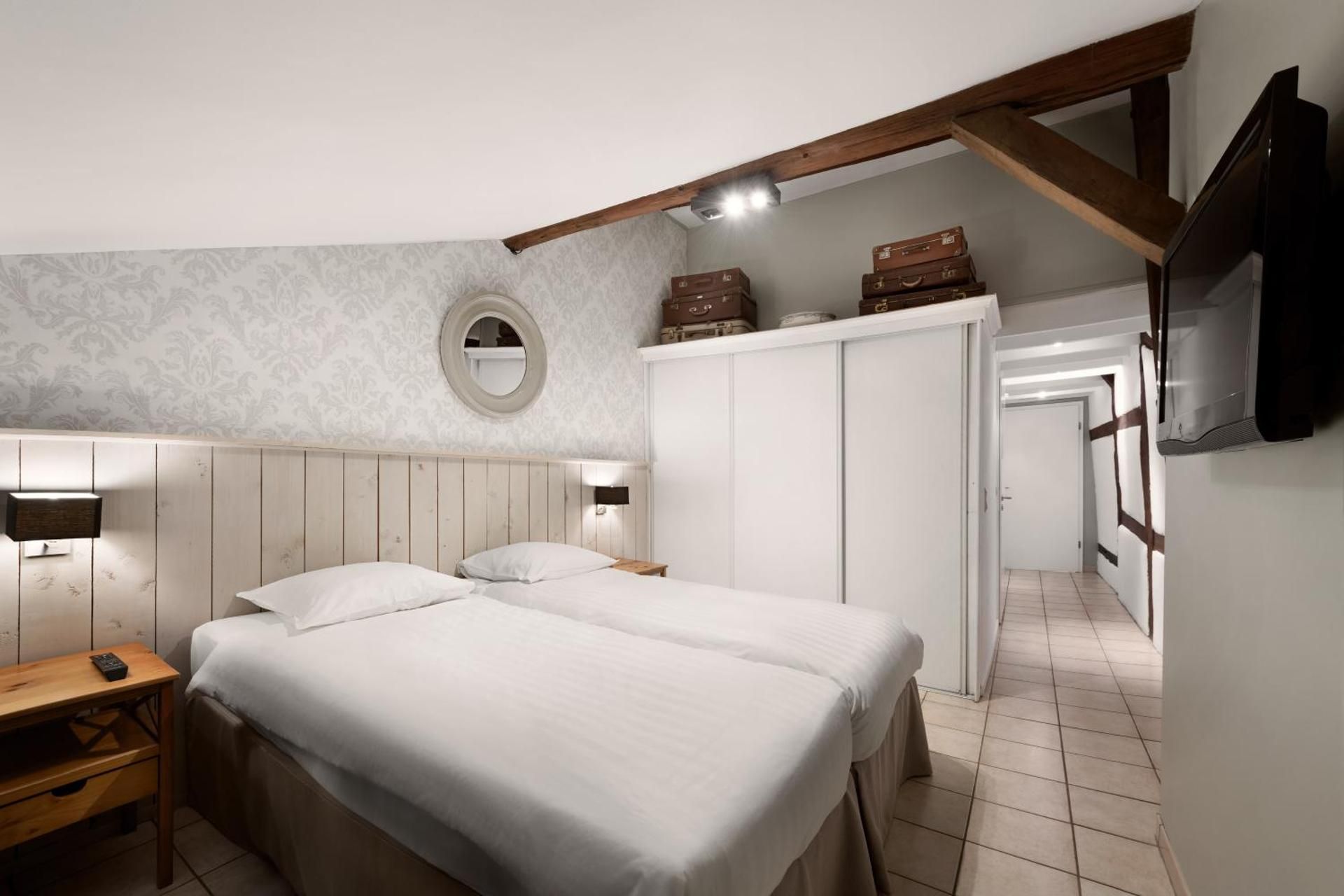 Duplex Room