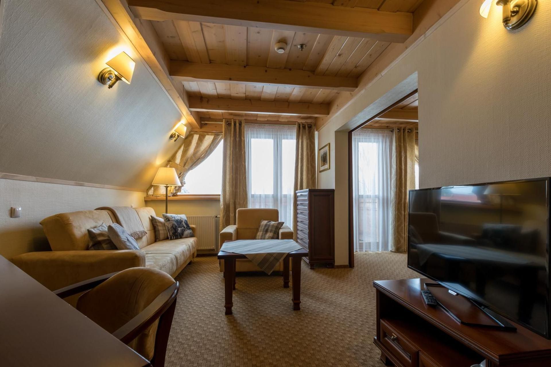 One-Bedroom Apartment (2 Adults + 2 Children)