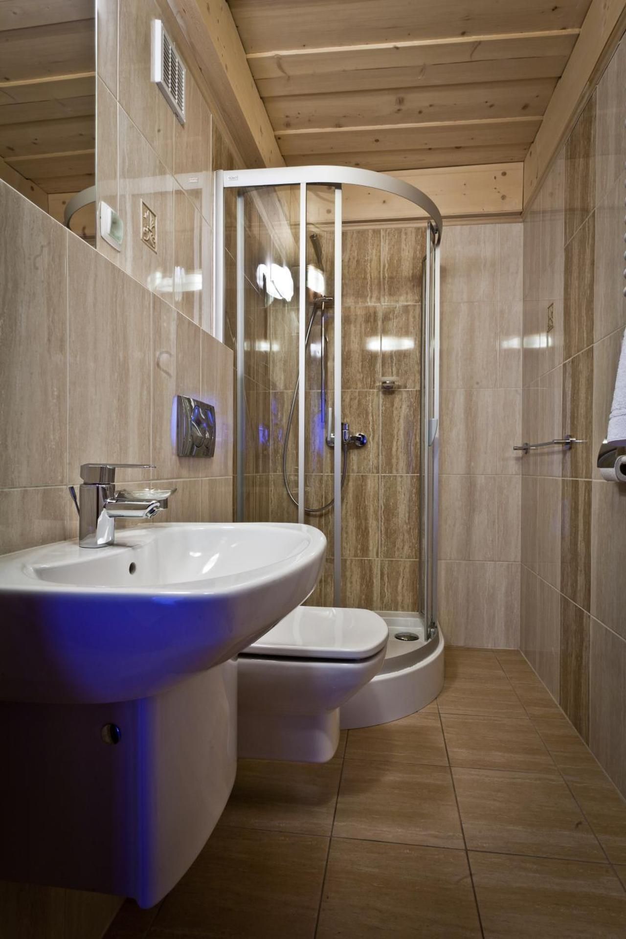 Studio (4 Adults)