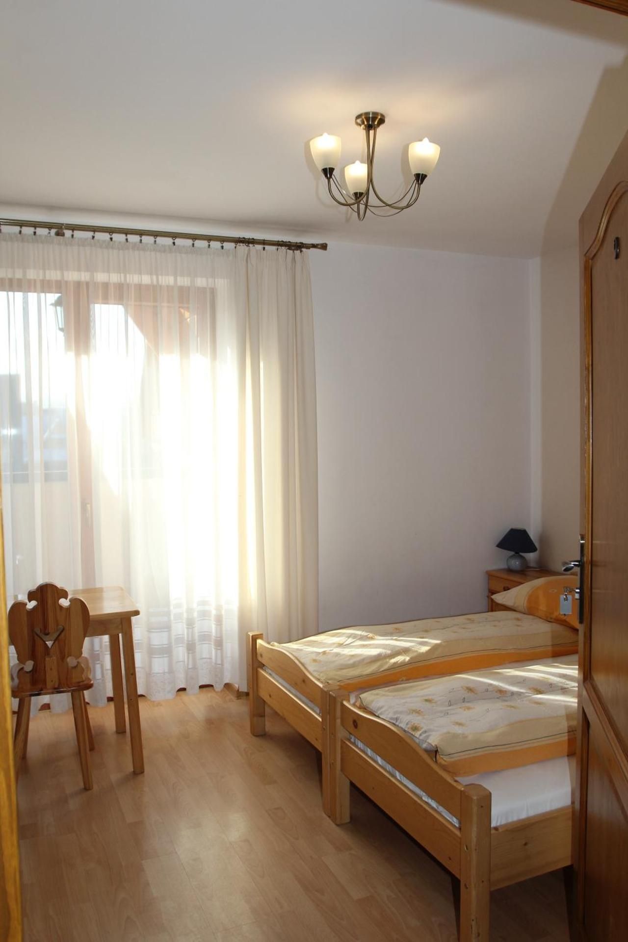 Deluxe Double Room (2 Adults + 1 Child)