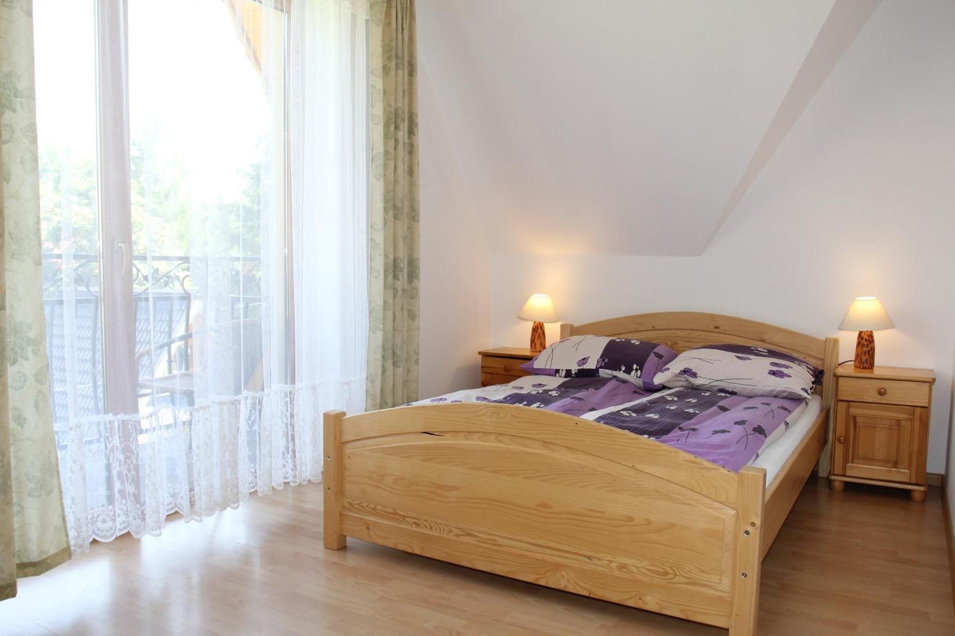 Deluxe Room (2 Adults + 1 Child)