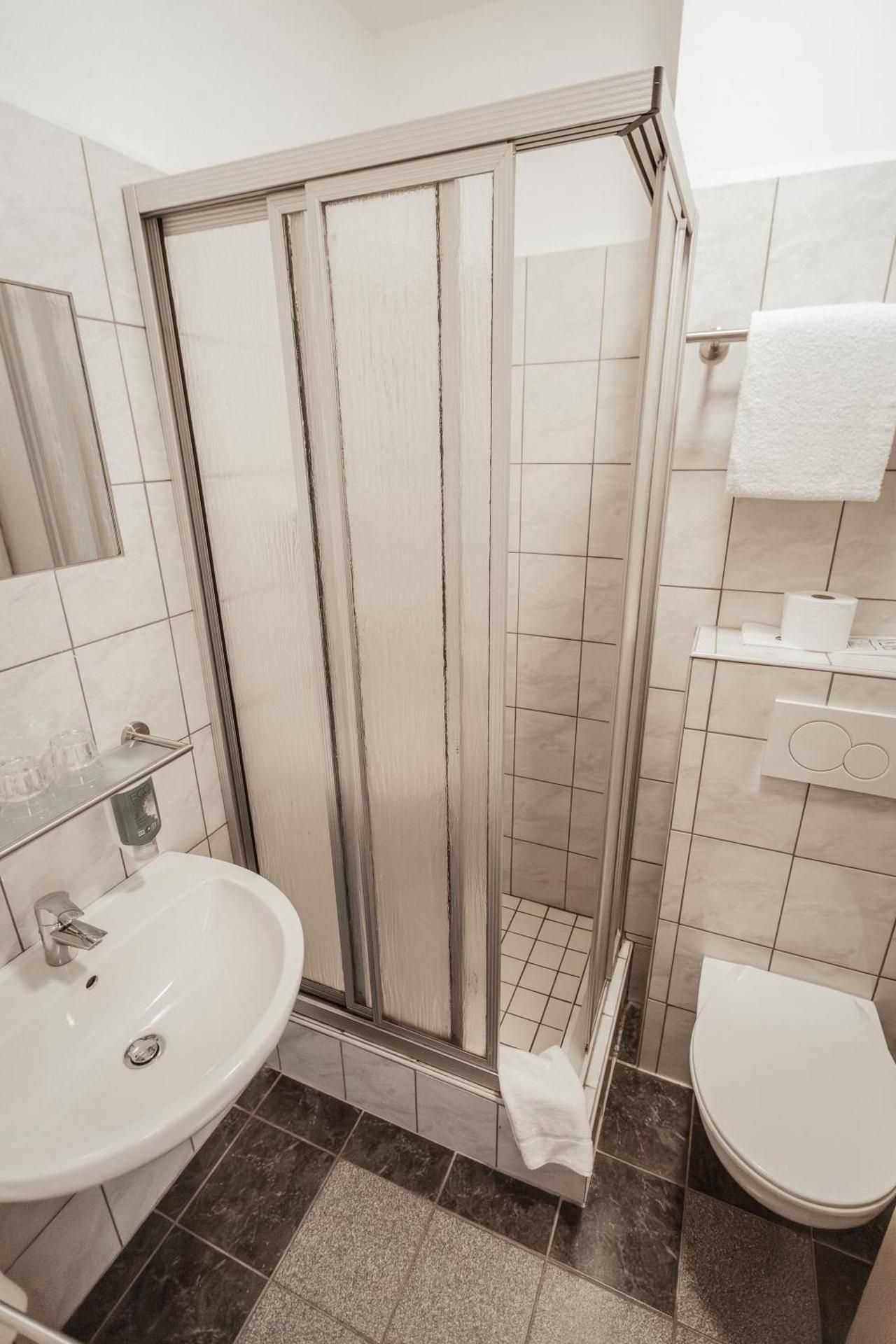 Double Room (1 Adult)