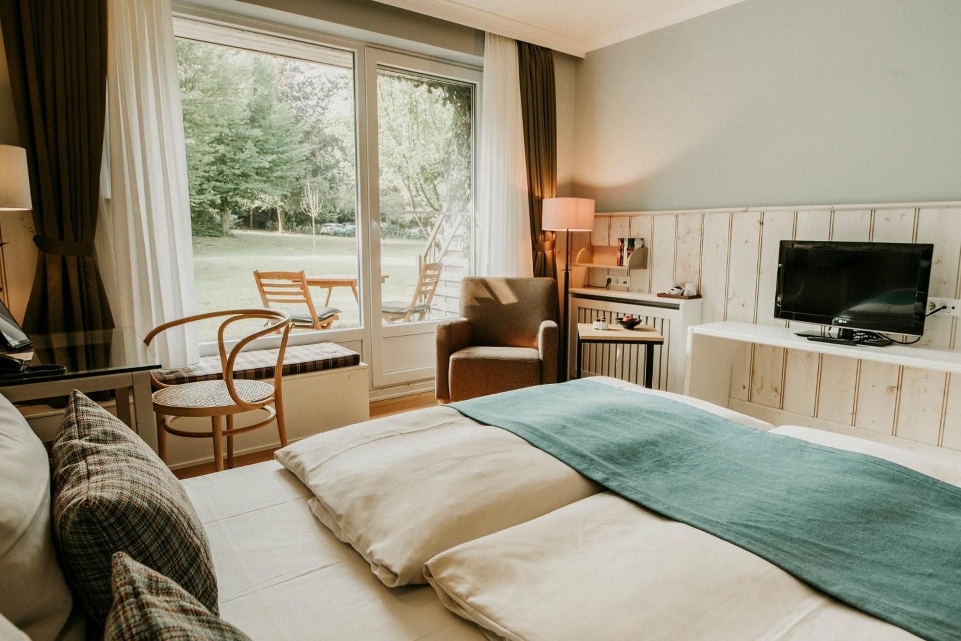 Standard Double Room with Garden View