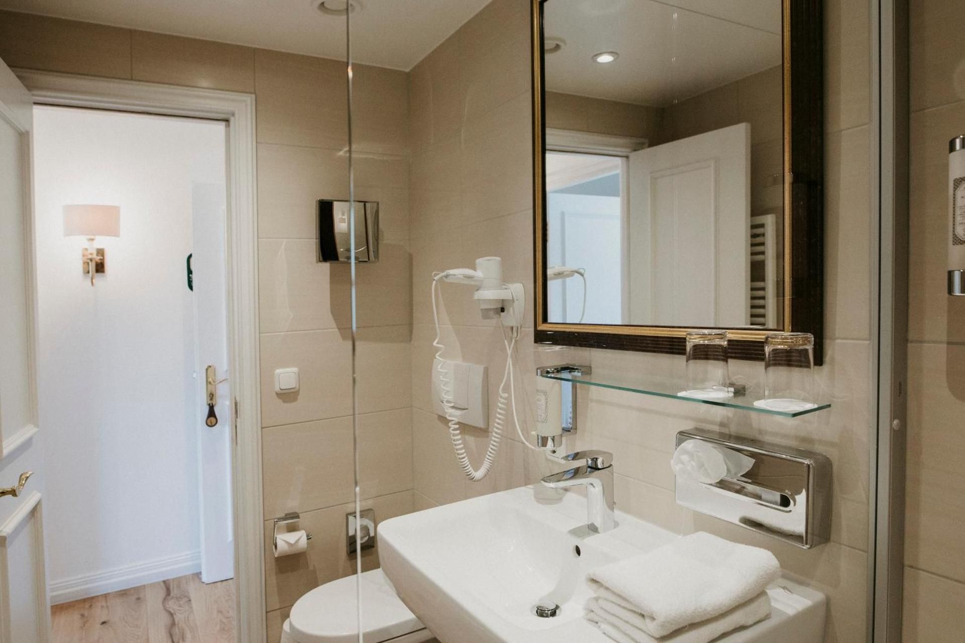 Comfort Double Room with Lake View