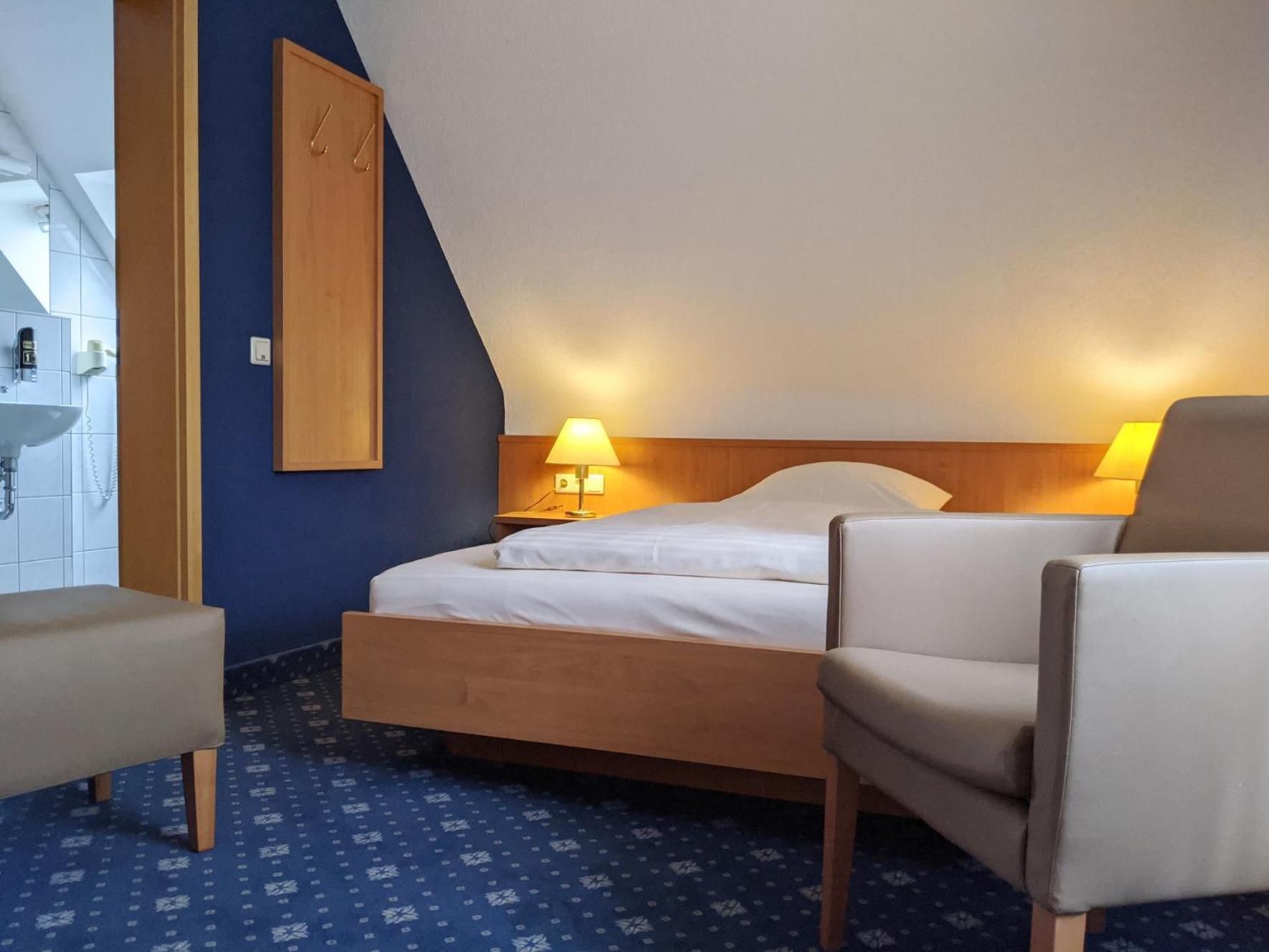 Large Single Room