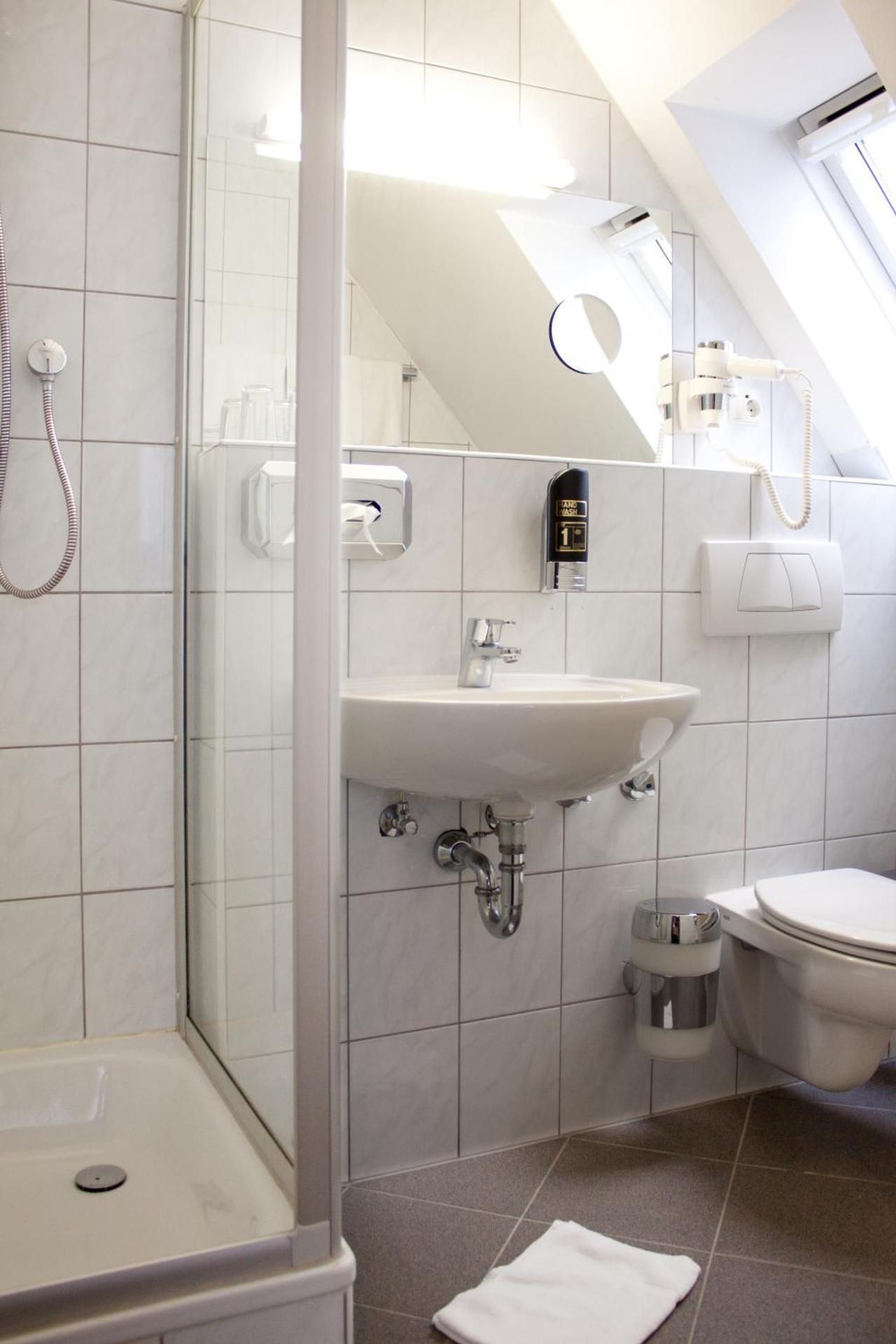 Large Single Room