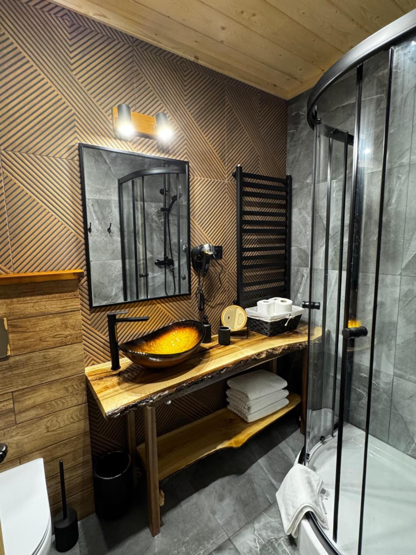 Two-Bedroom Deluxe Apartment