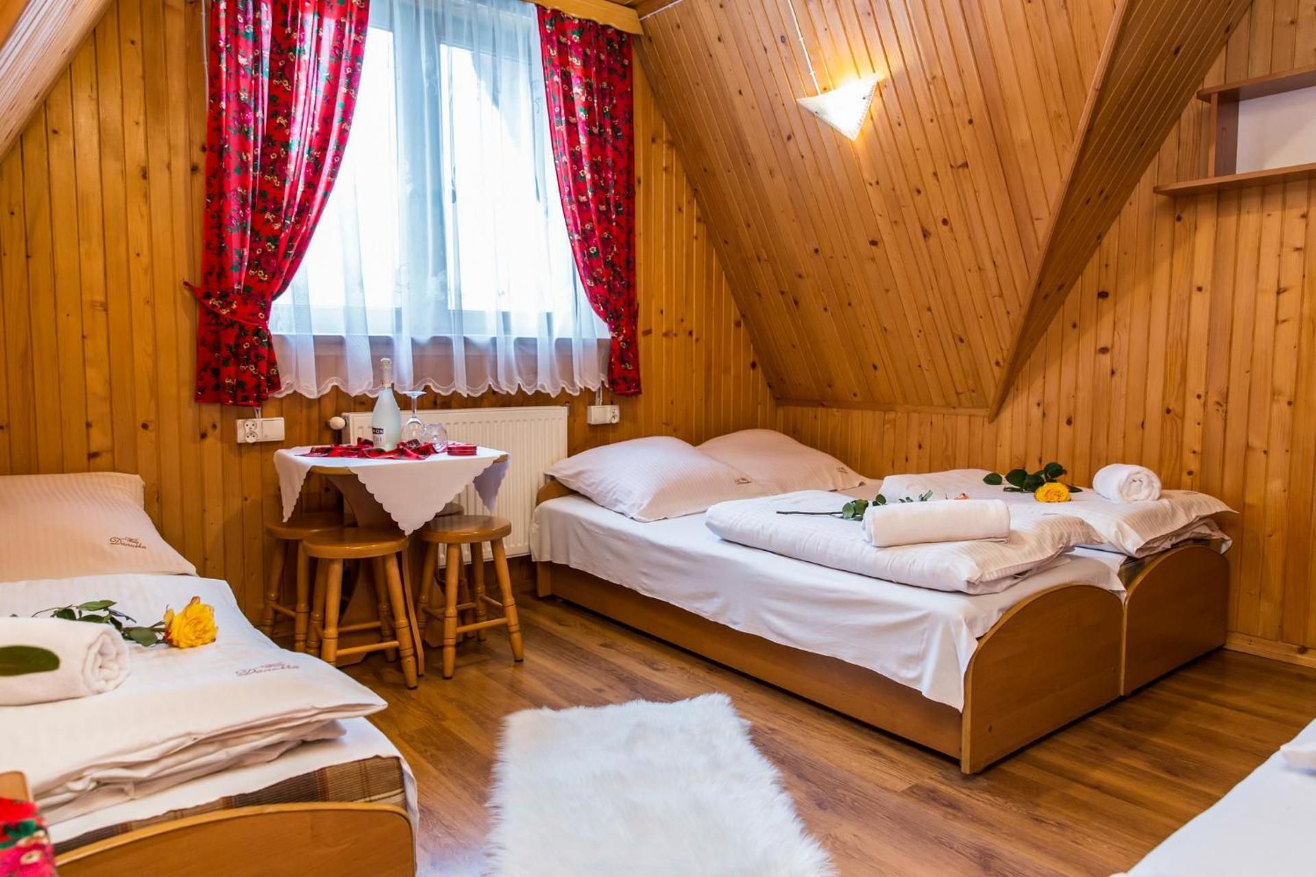 Quadruple Room with Private External Bathroom