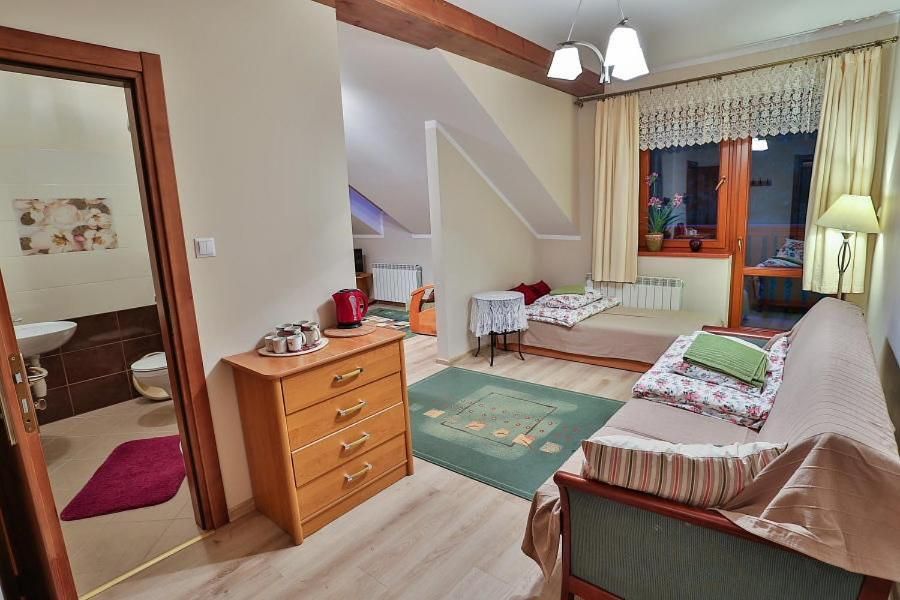 Triple Room with Private Bathroom