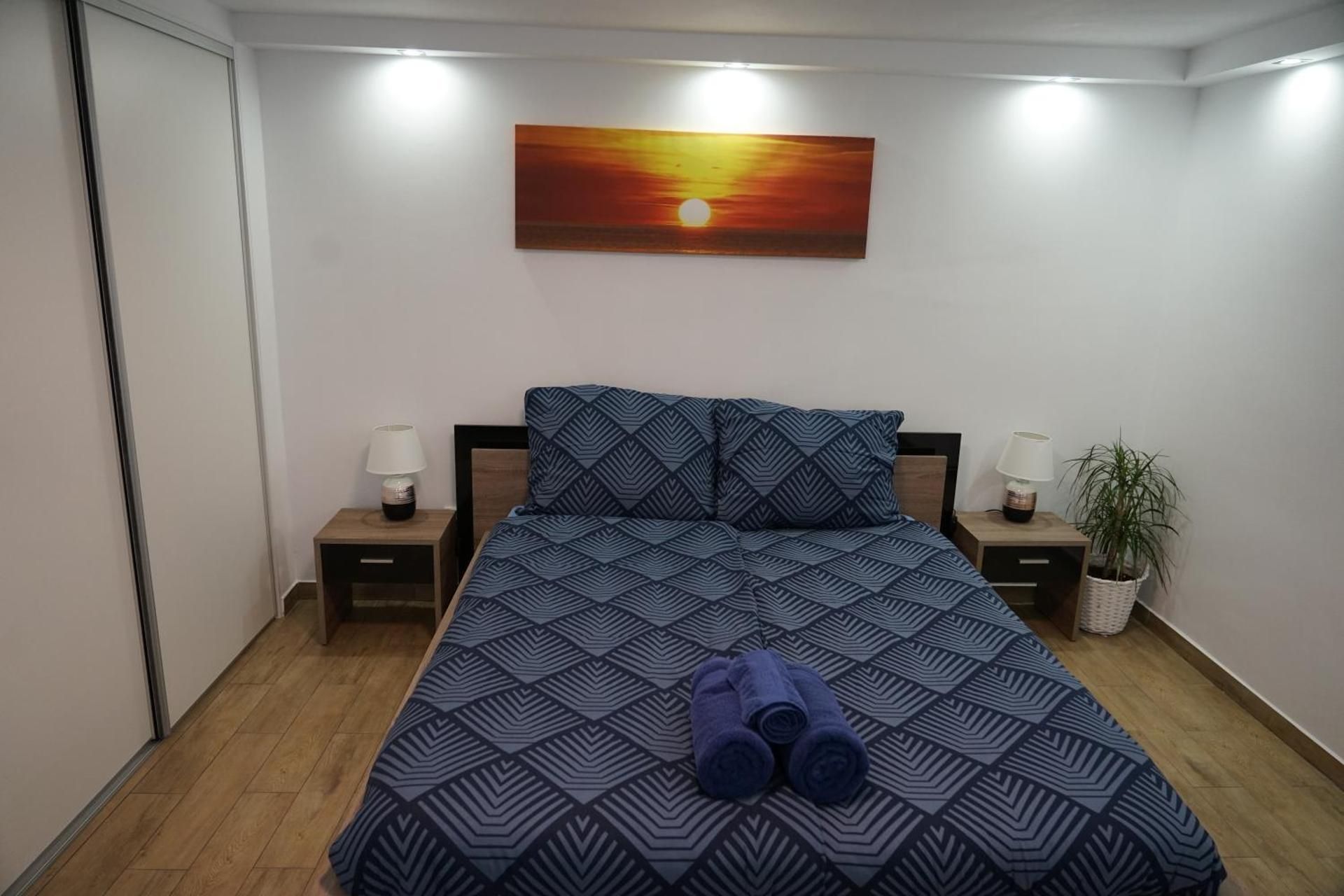 DELUXE APARTMENT