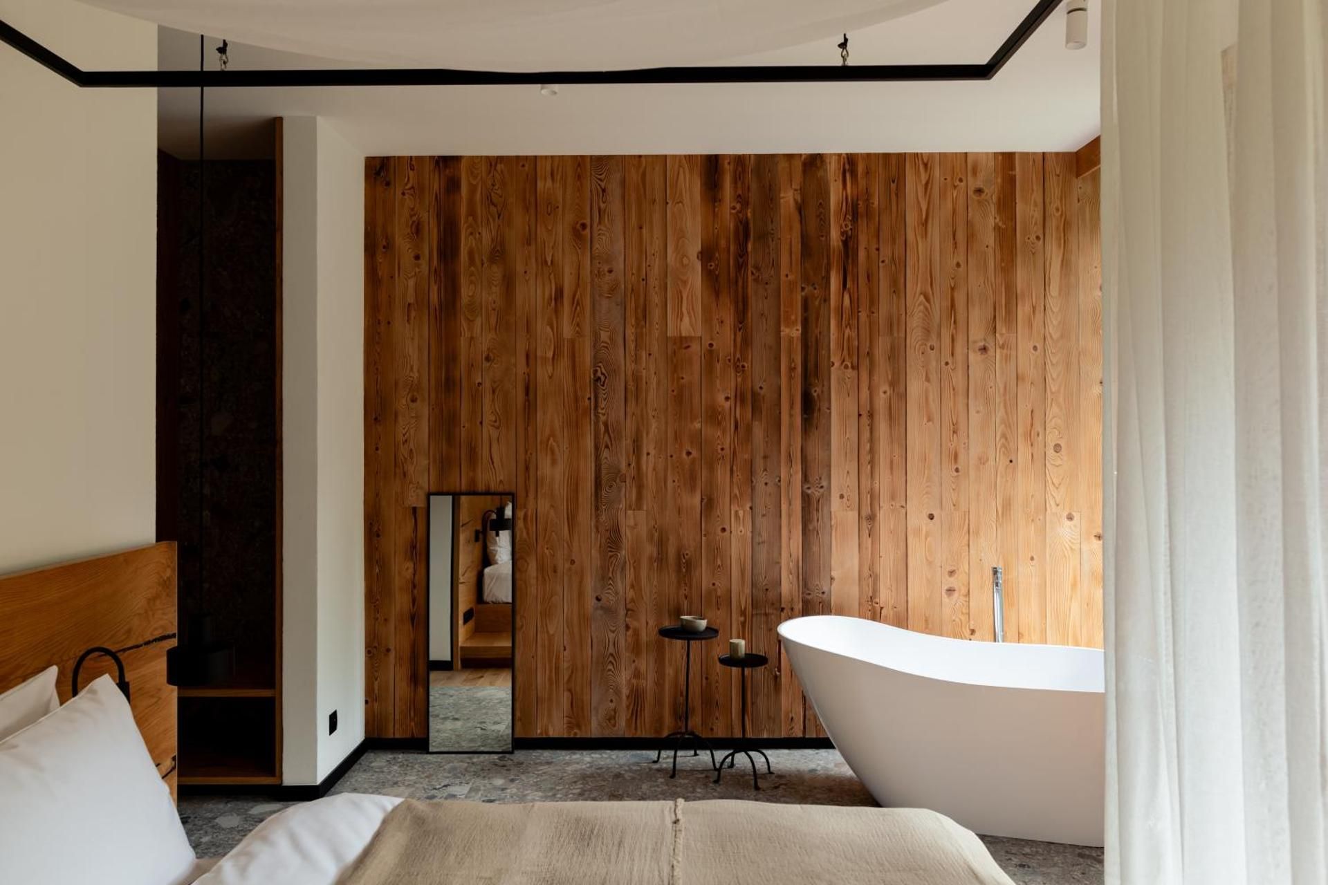Deluxe Double Room with Bath