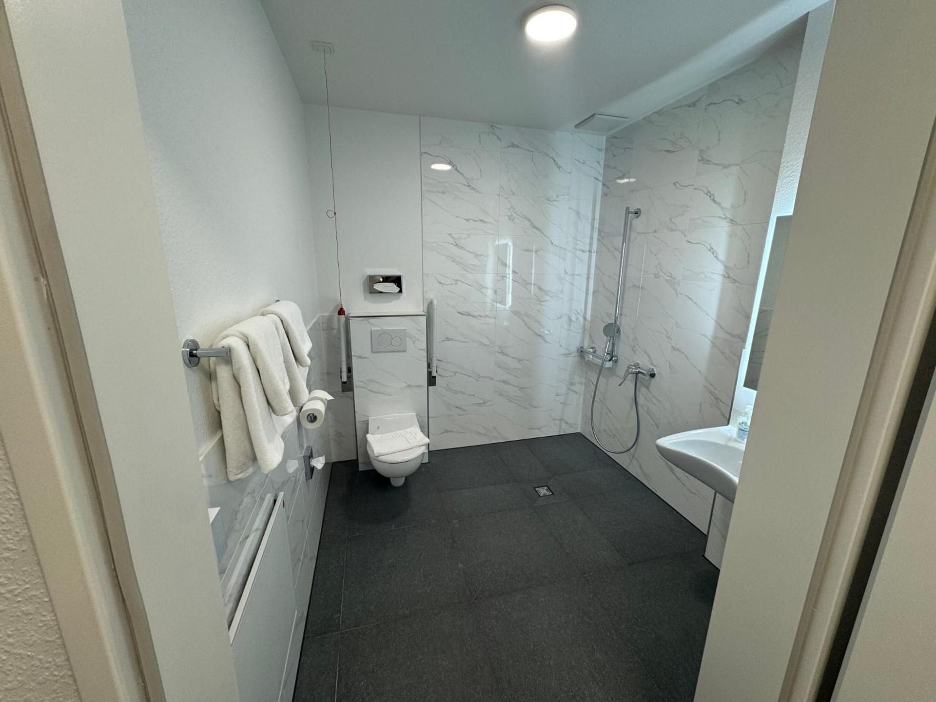 Queen Room - Disability Access