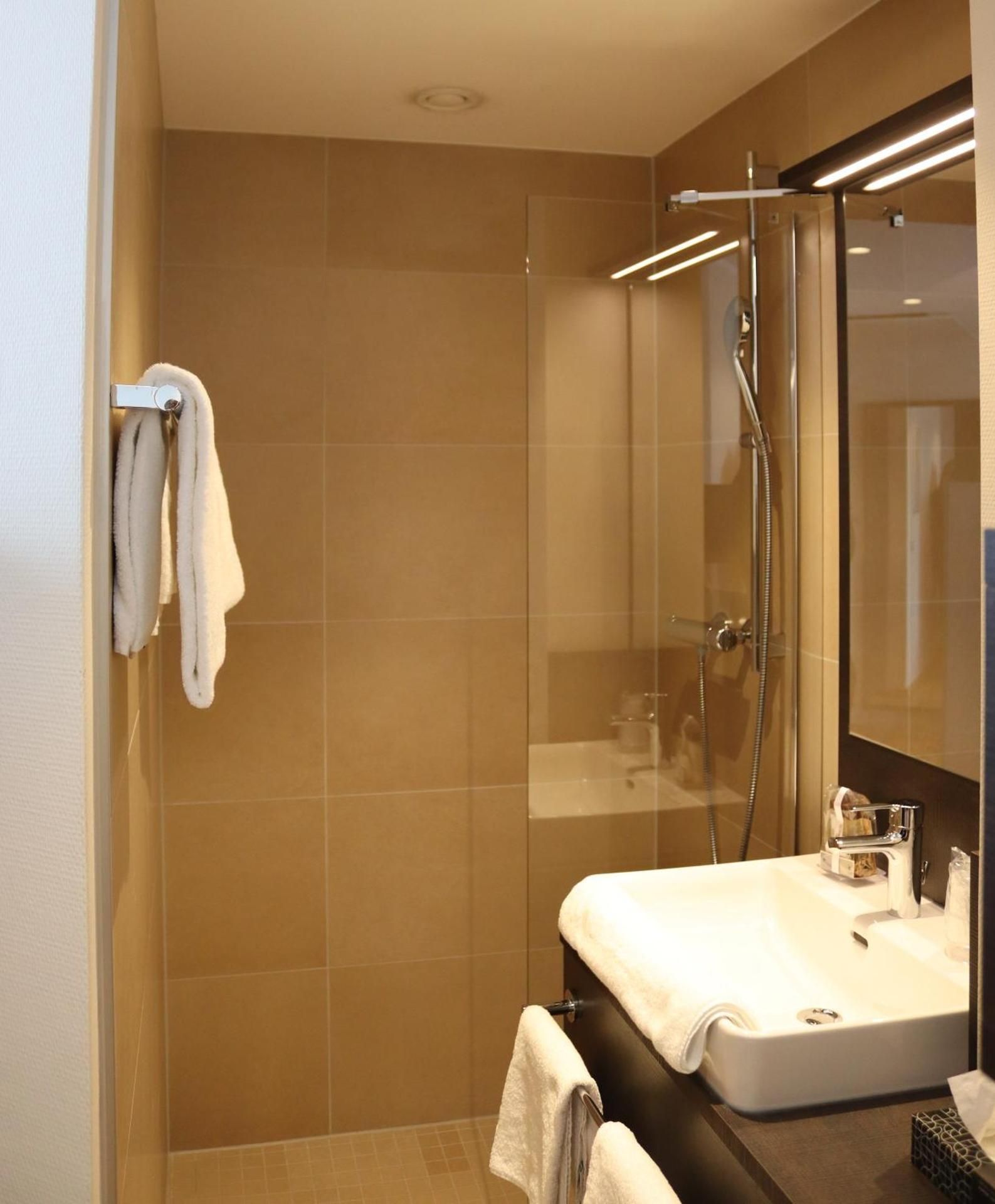Double Room with Partial River View