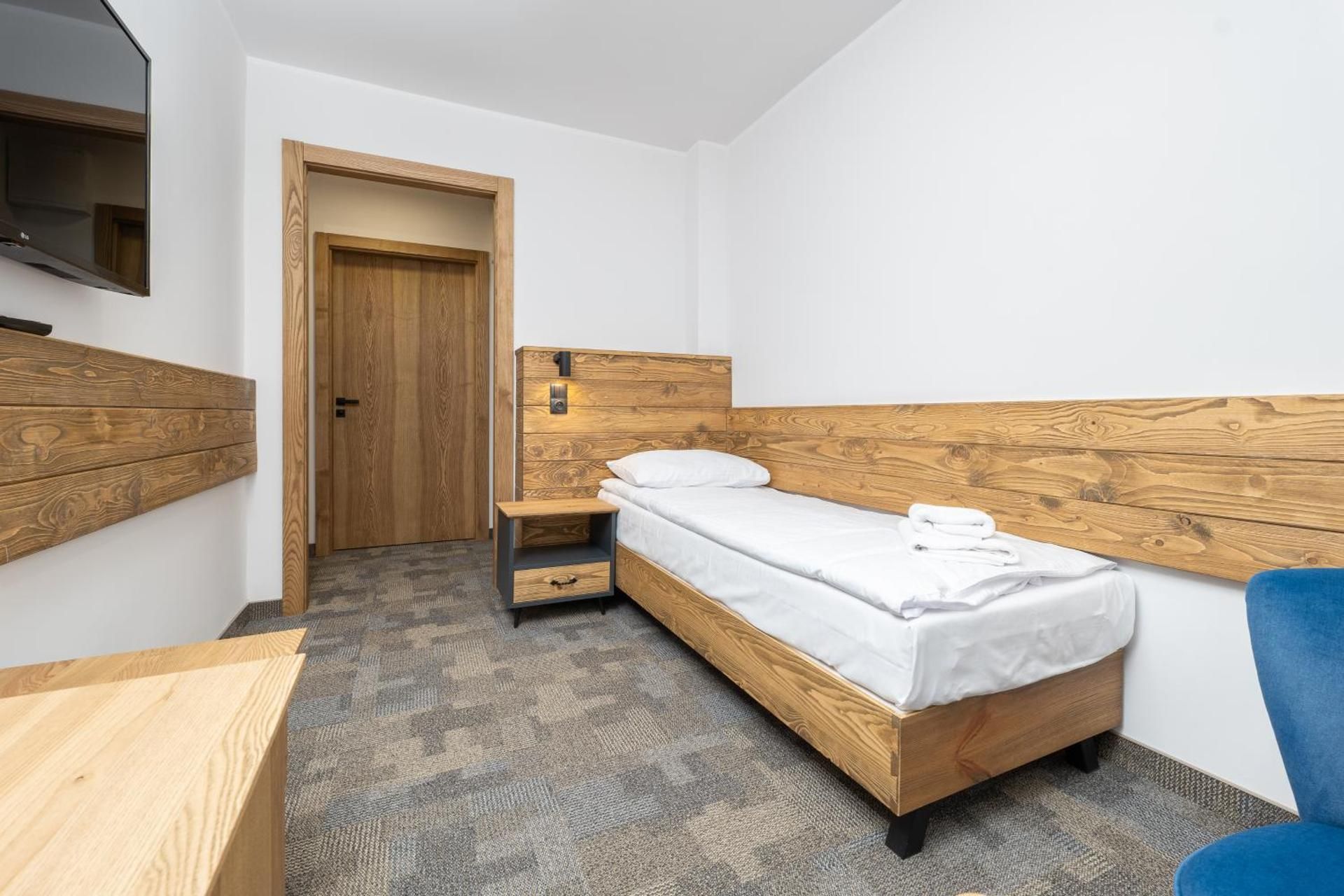 Single Room with Mountain View