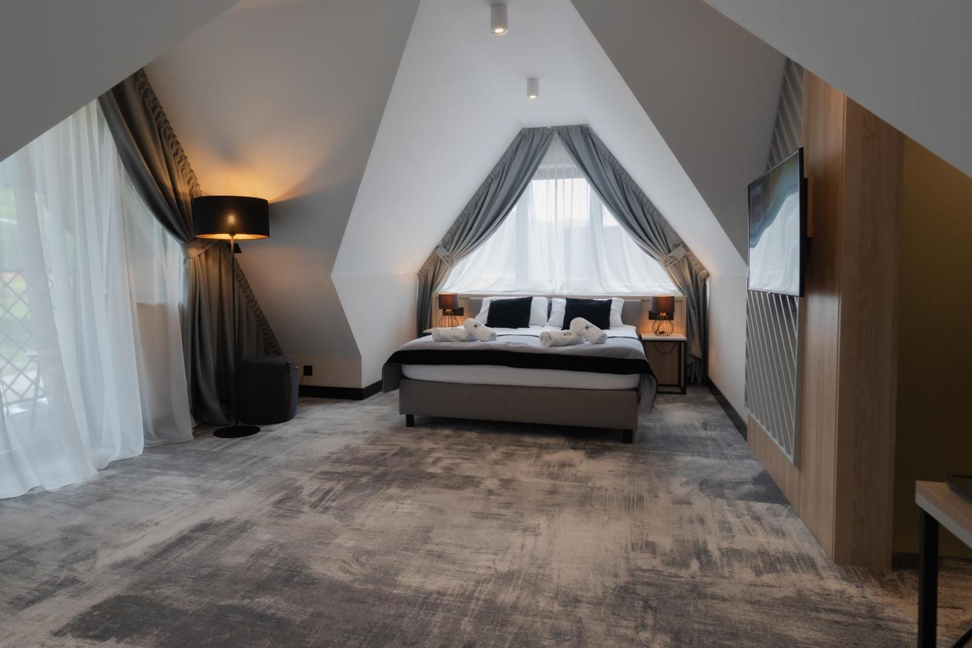 Studio with Sofa Bed