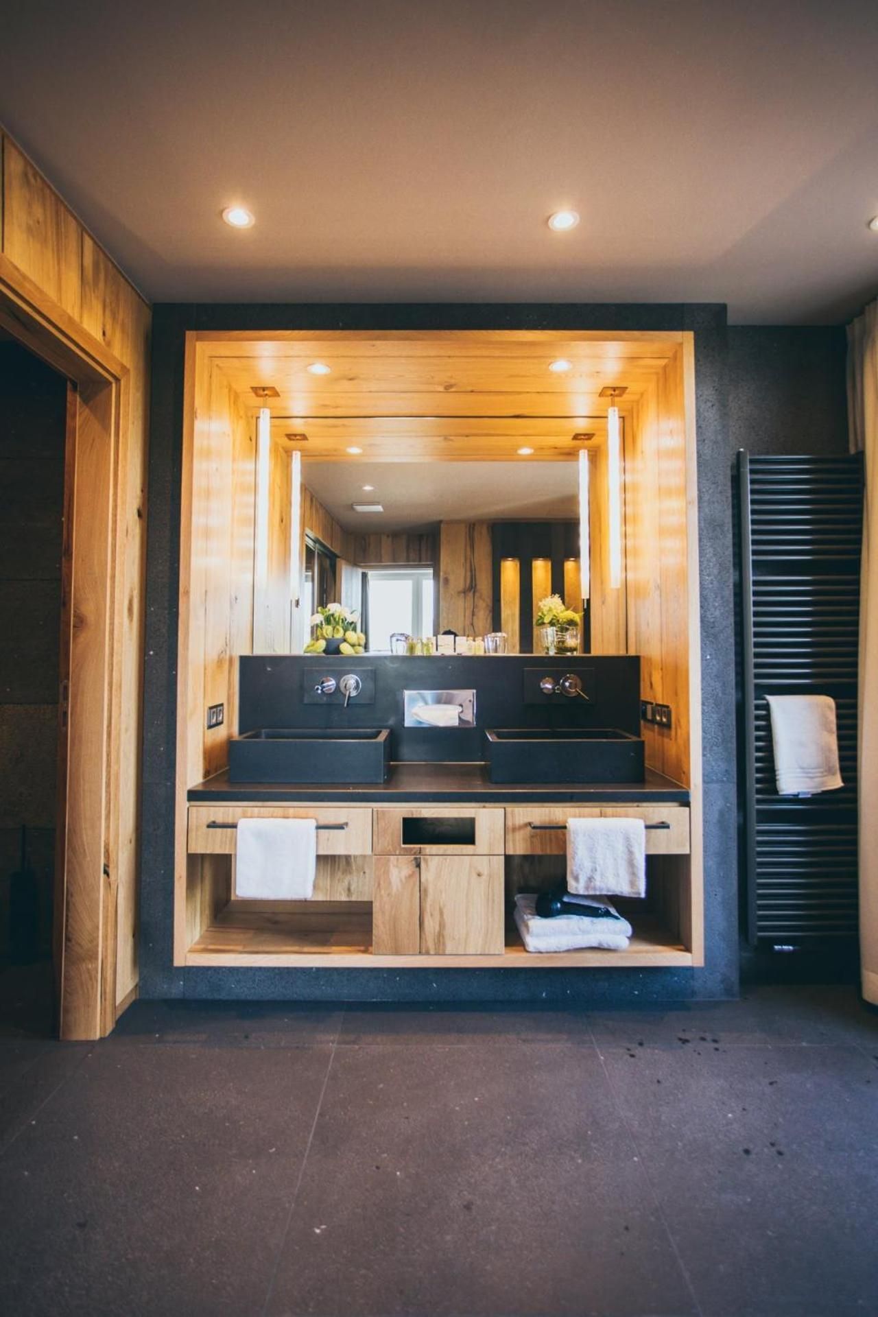 Suite with Steam Bath