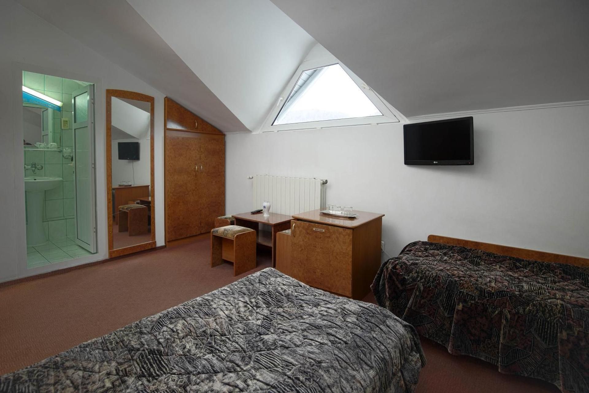 Triple Room with Bathroom
