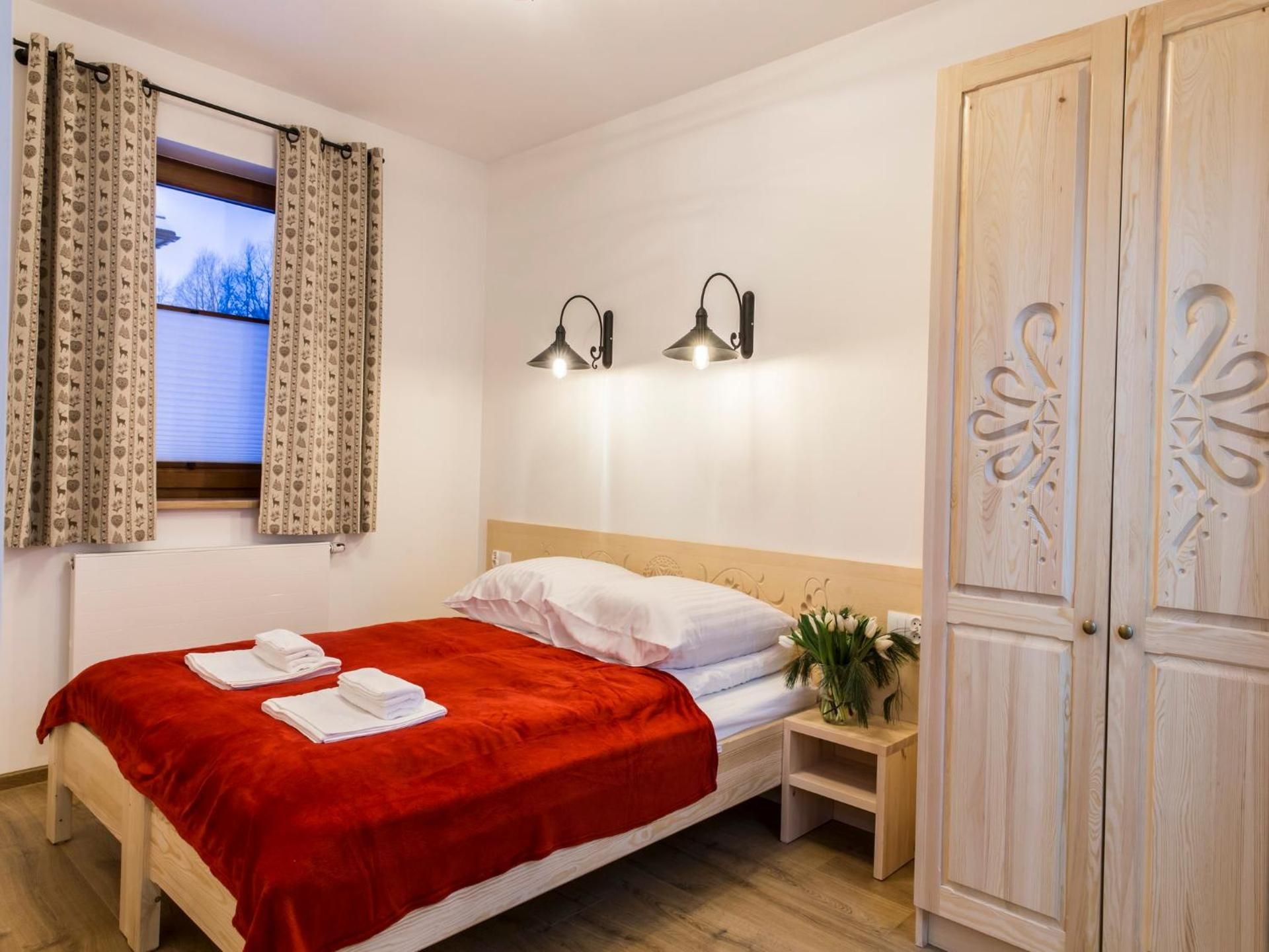 Two-Bedroom Apartment with Terrace and Mountain View - 1
