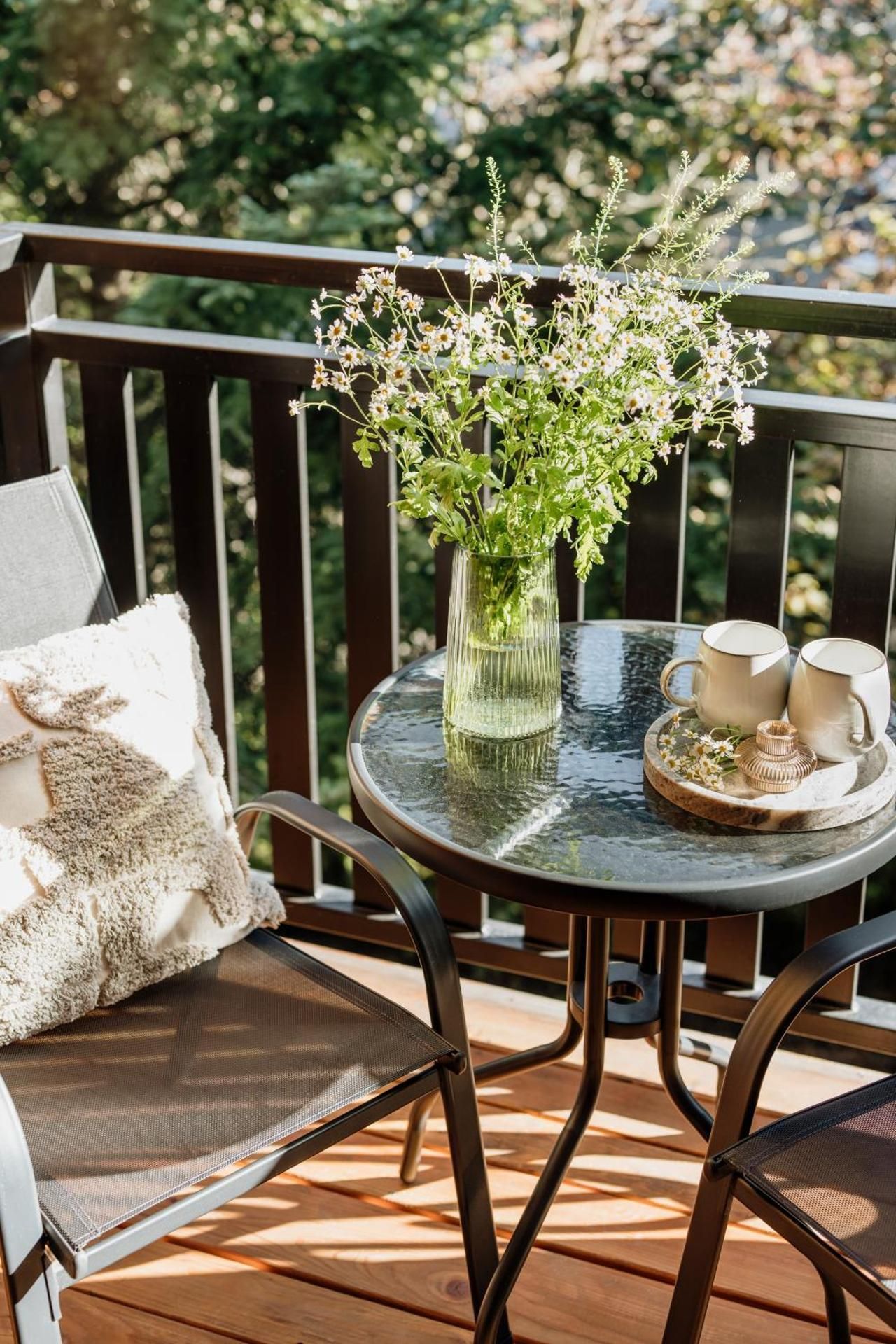 Studio Apartment with Balcony