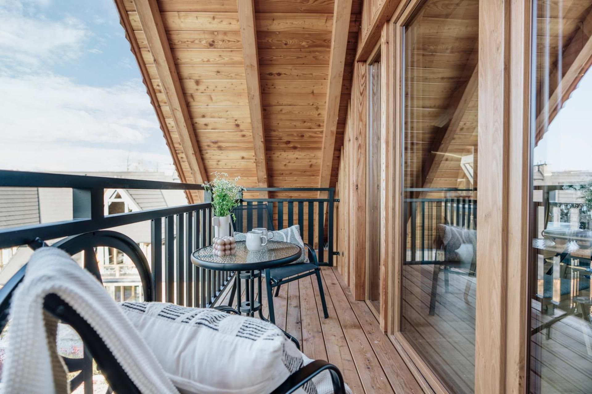 One-Bedroom Apartment with Balcony