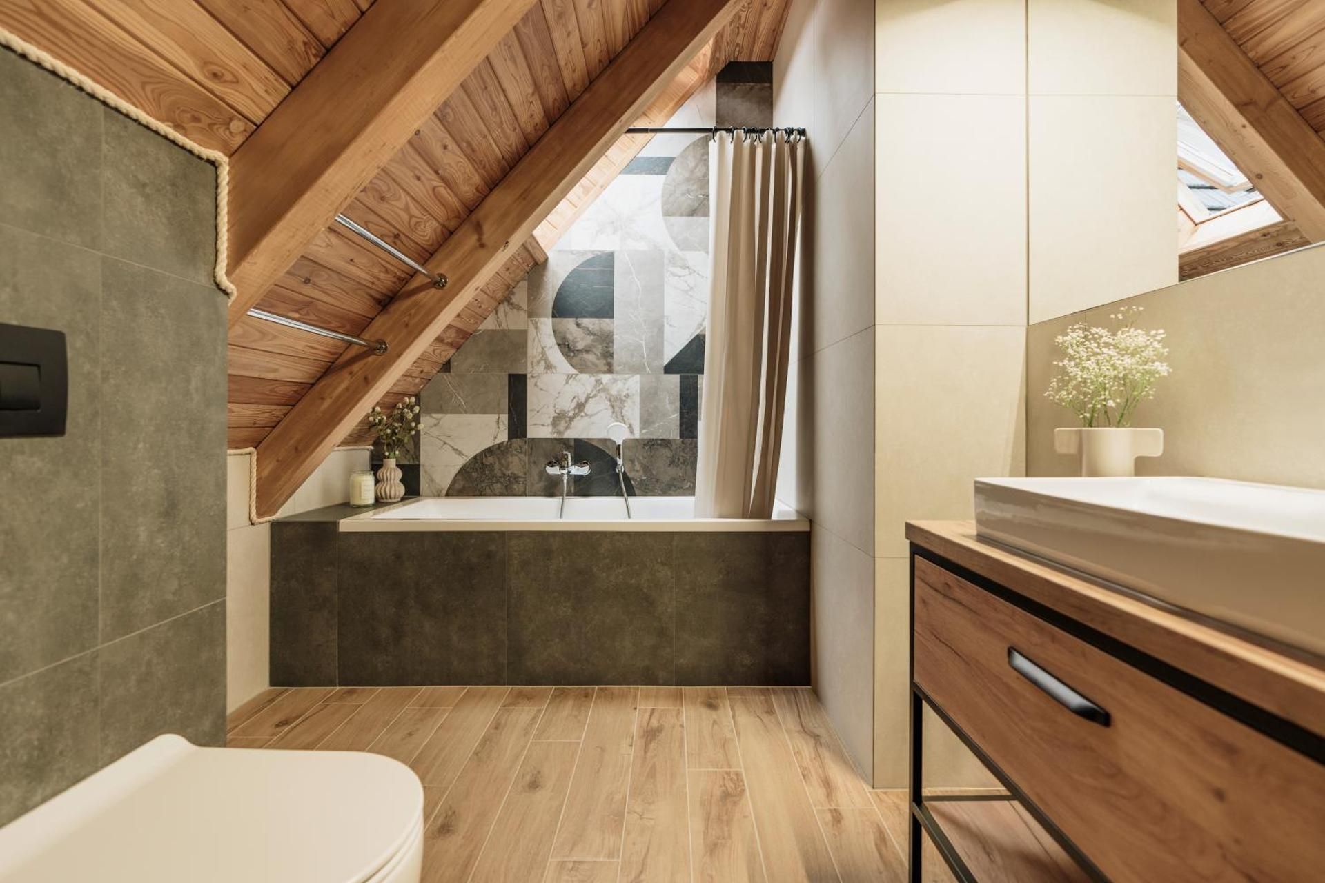 One-Bedroom Apartment with Balcony