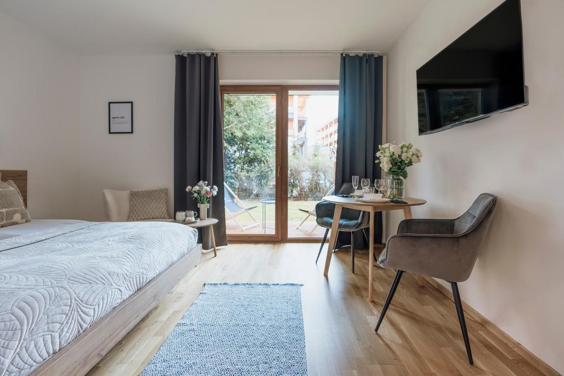 Studio Apartment with King Bed