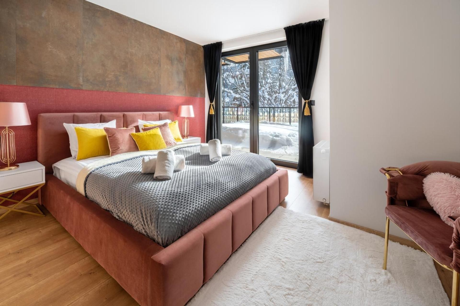 Deluxe Apartment with Balcony 2