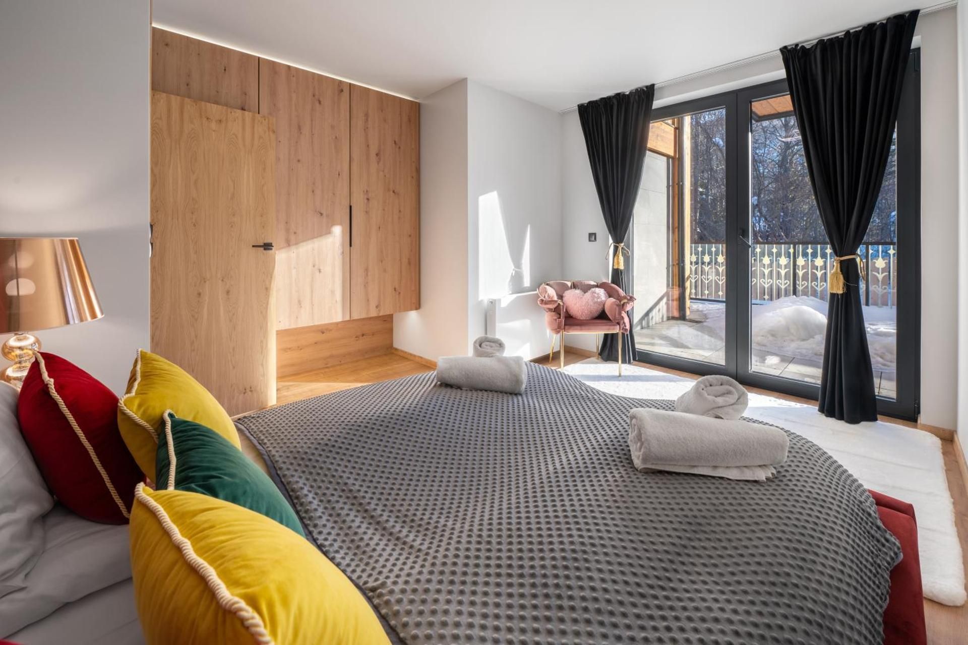 Deluxe Apartment with Balcony 5