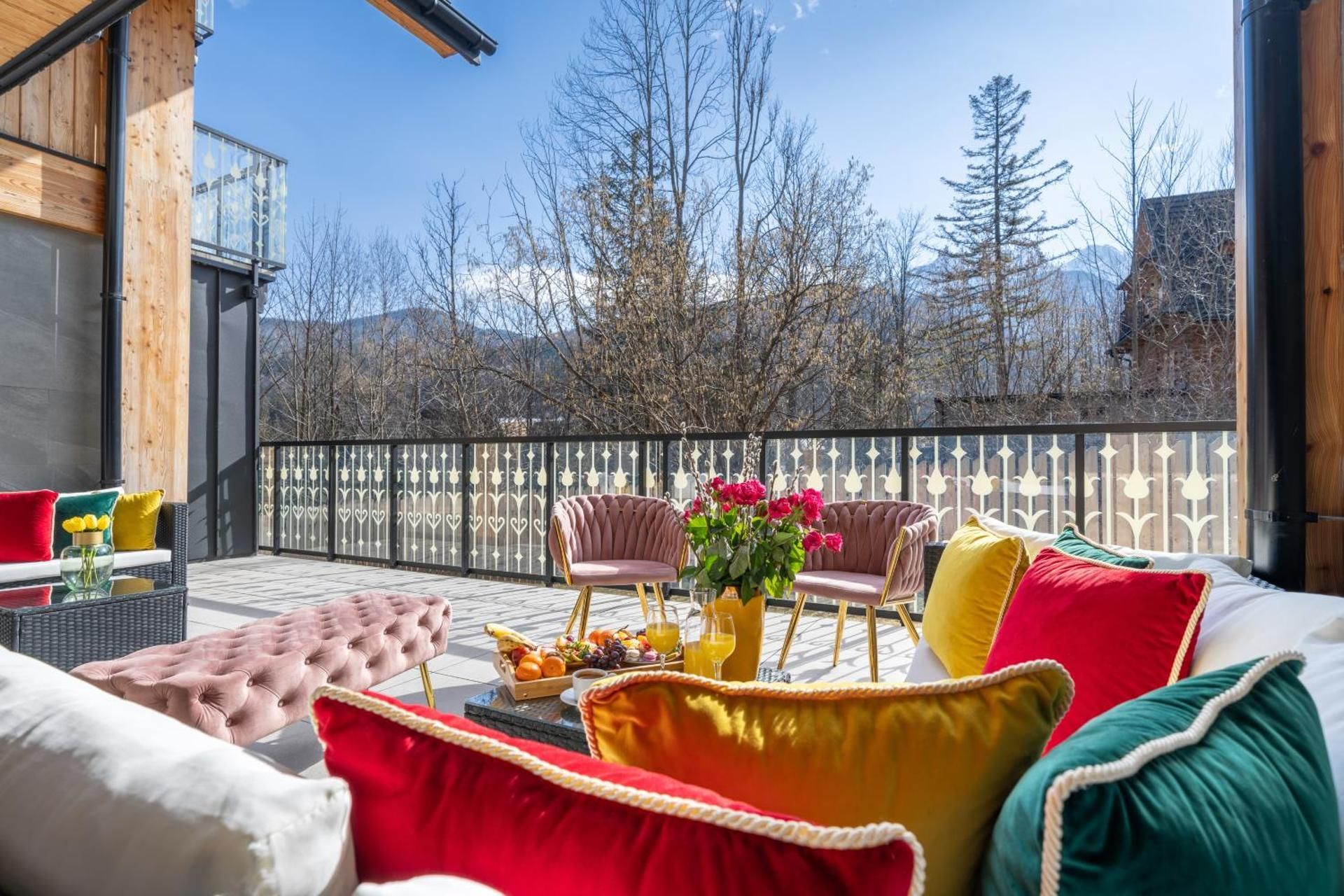 Deluxe Apartment with Balcony 2