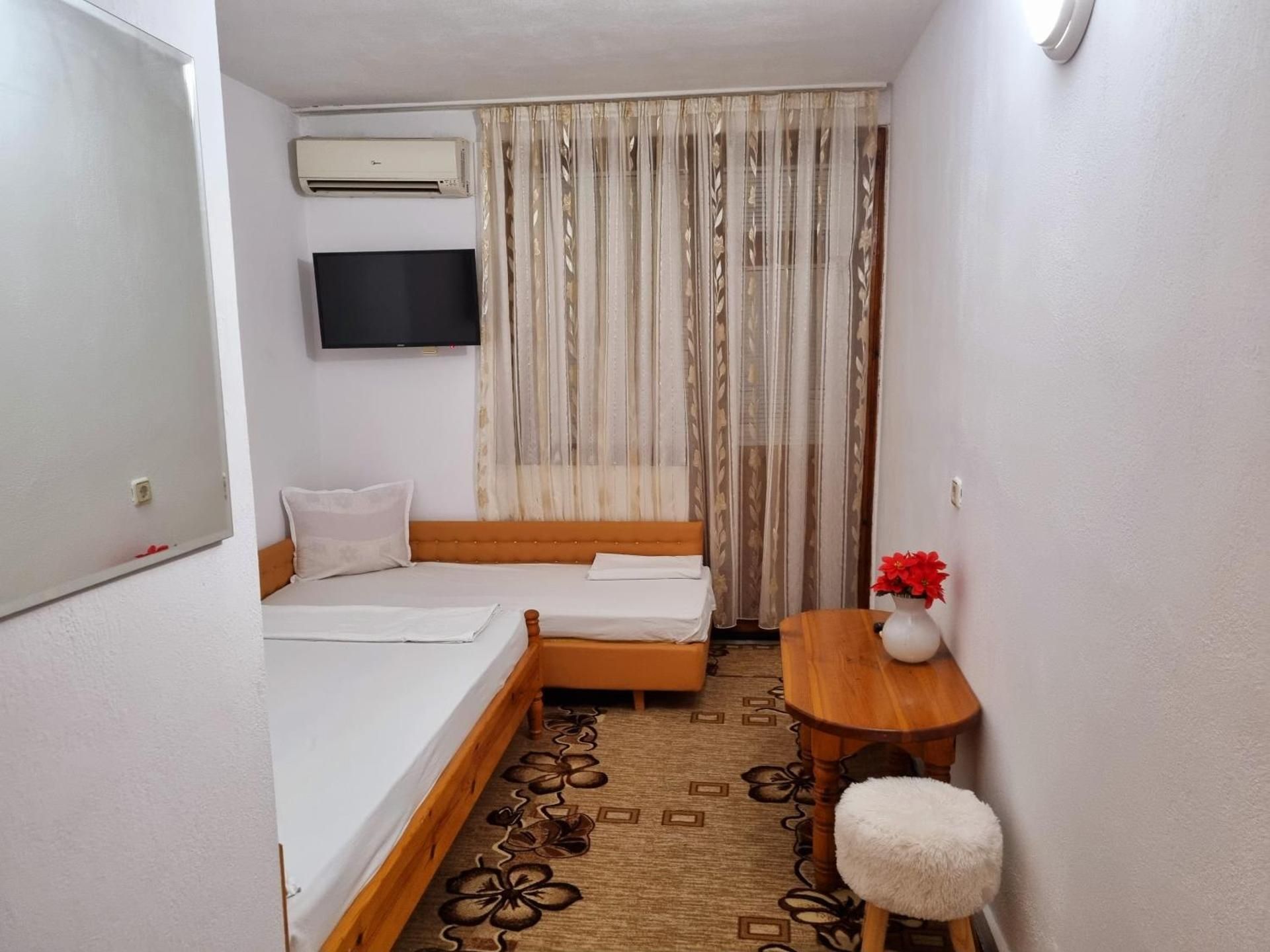 Basic Triple Room