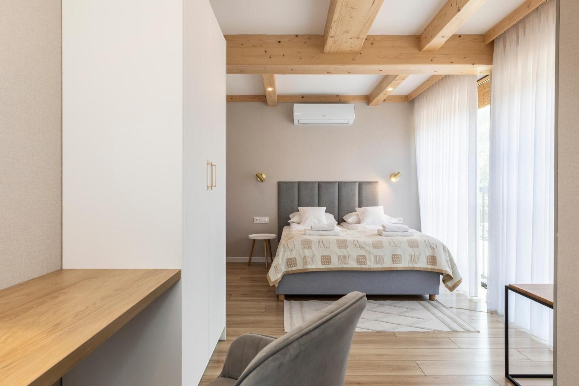 Two-Bedroom Apartment with Mountain View