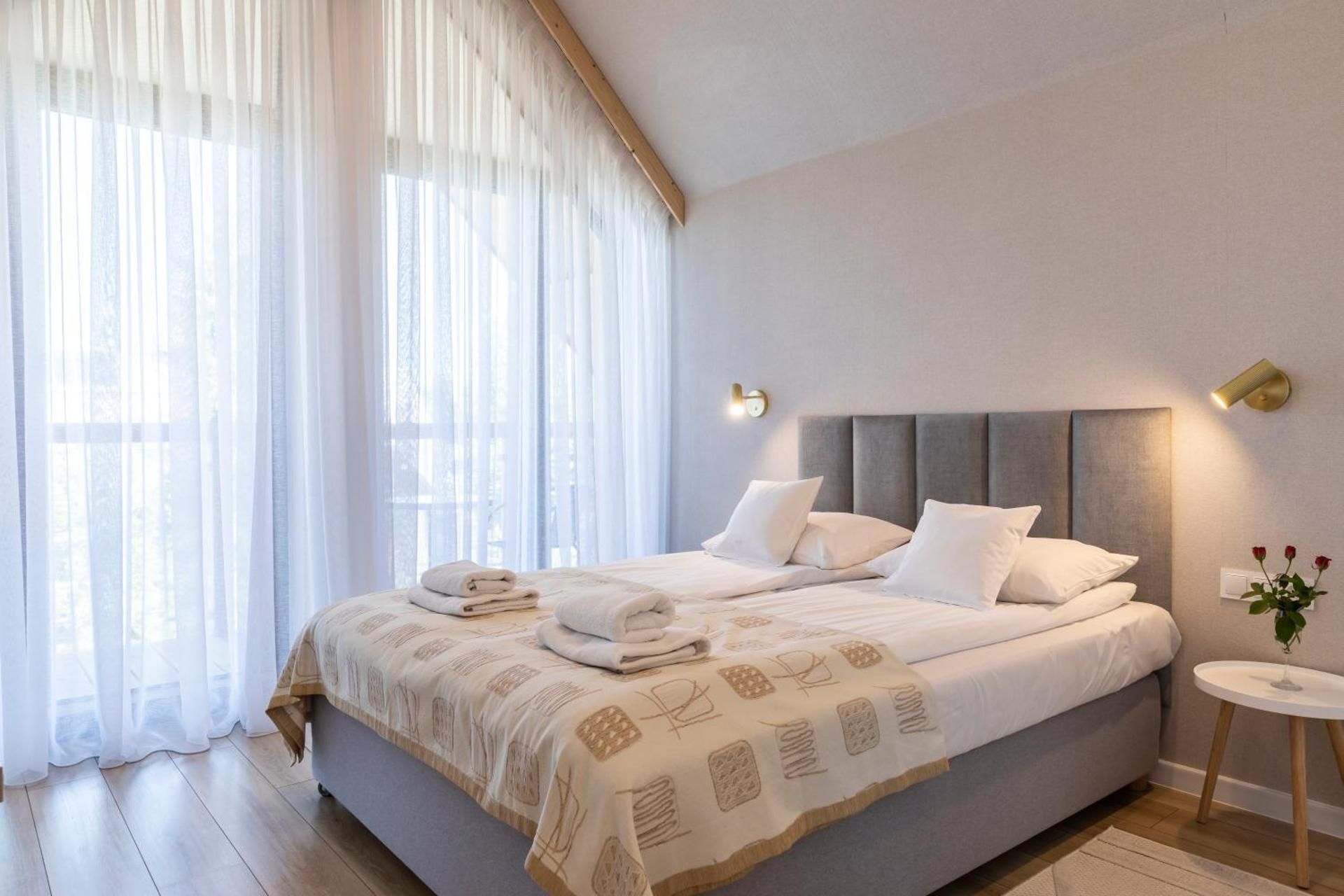 One-Bedroom Apartment with Balcony and Mountain View  