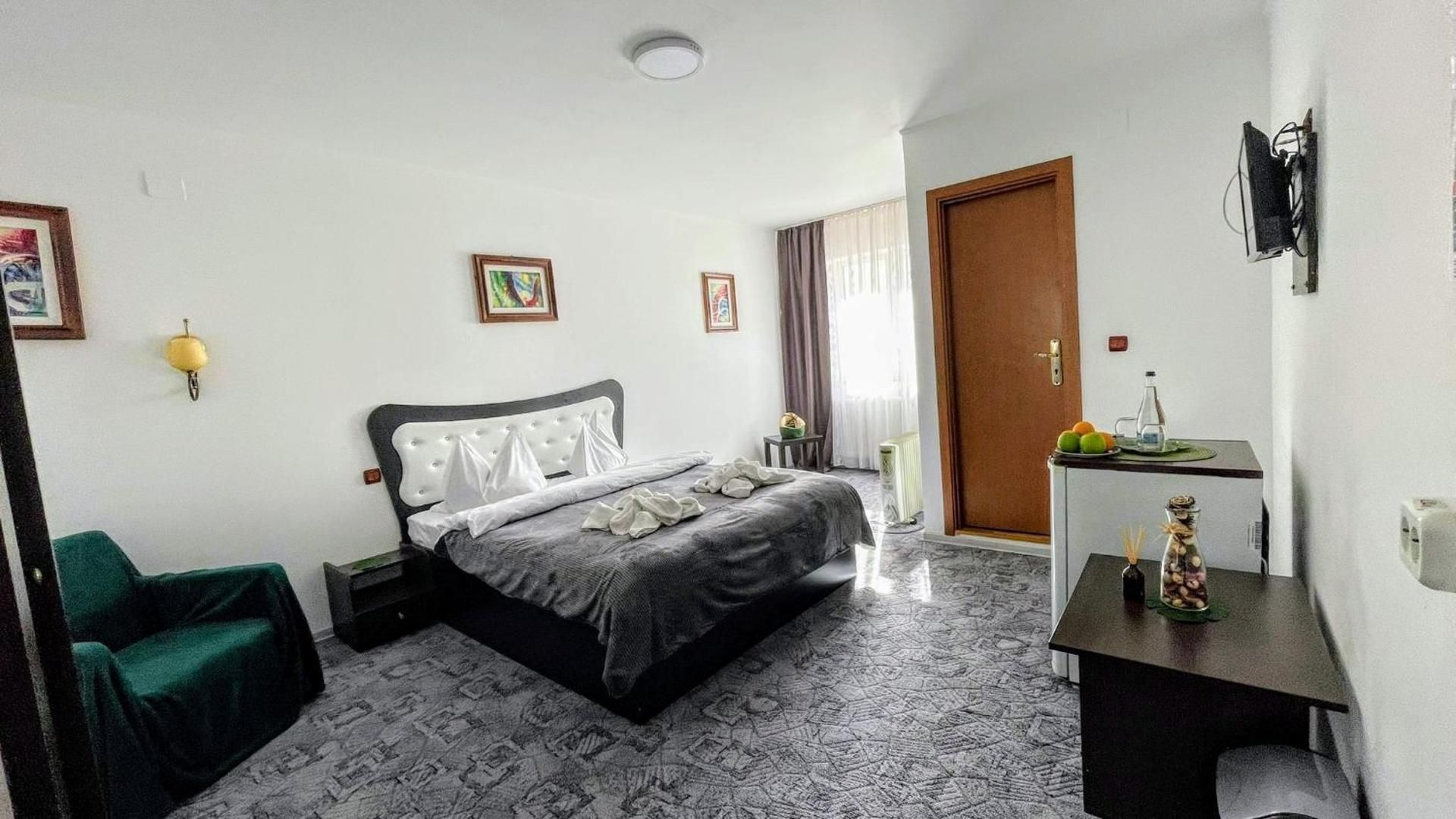 Double Room with Mountain View