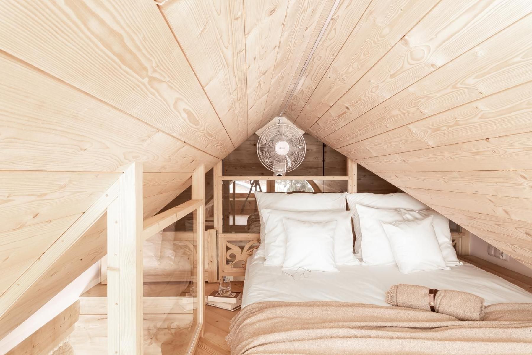 Deluxe Double Room with Mountain View and Mezzanine