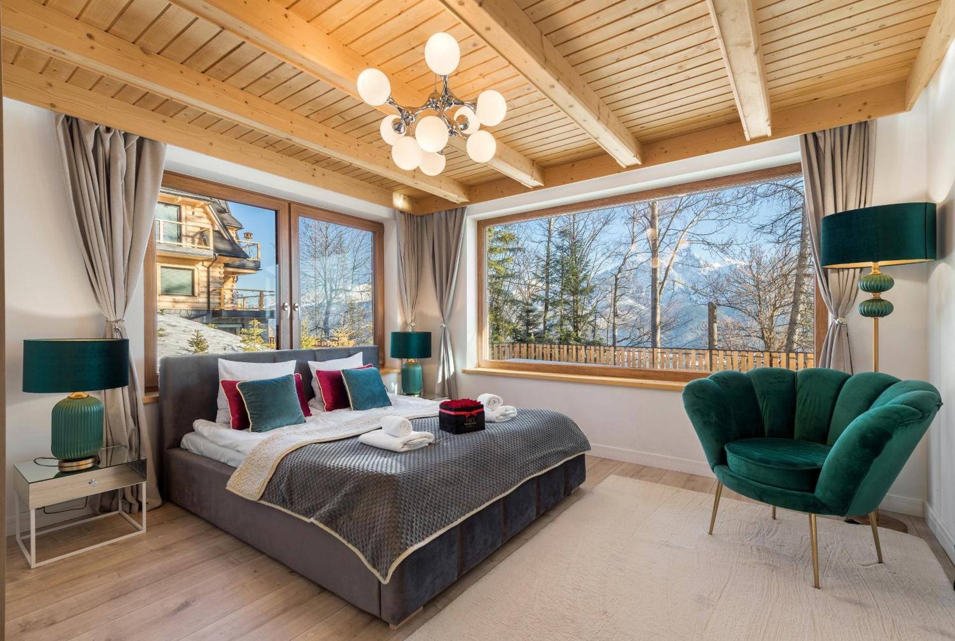 Deluxe Apartment