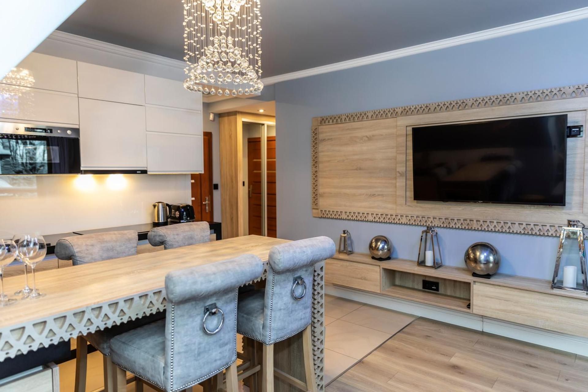 Two-Bedroom Deluxe Apartment with Balcony