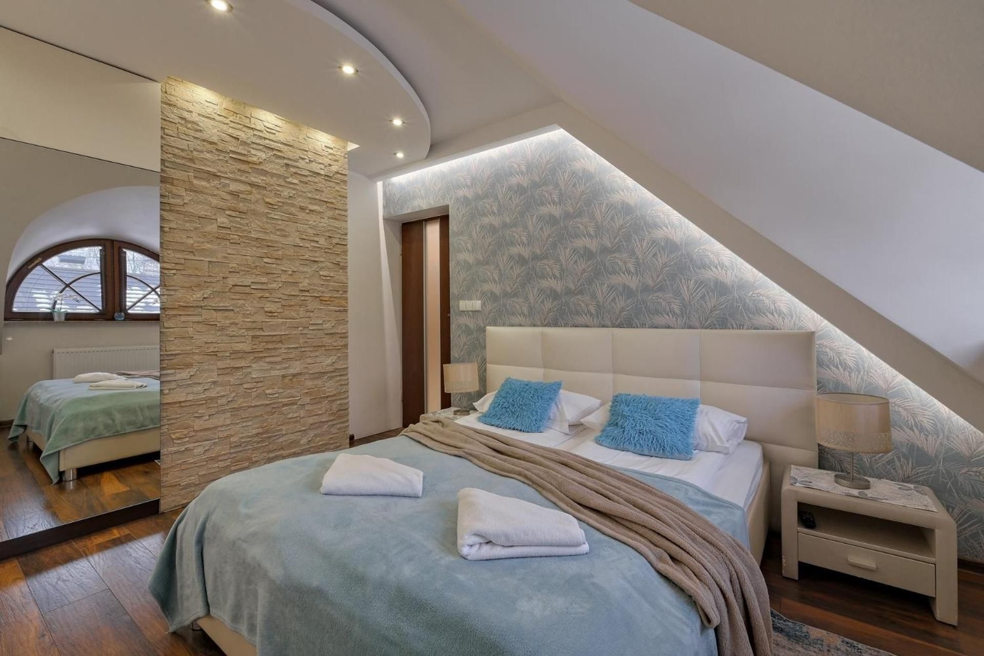 Monaco VIP Apartment with 2 bedrooms and mountain view