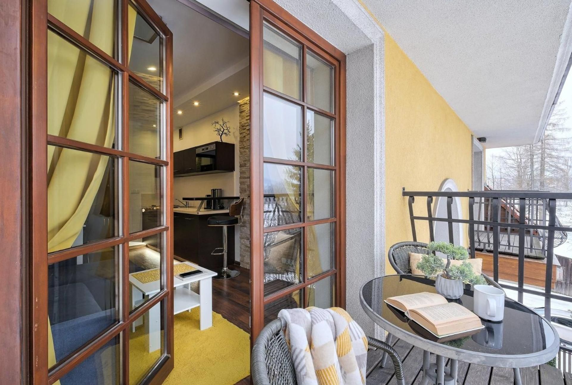 One-Bedroom Apartment with Balcony and Mountain View